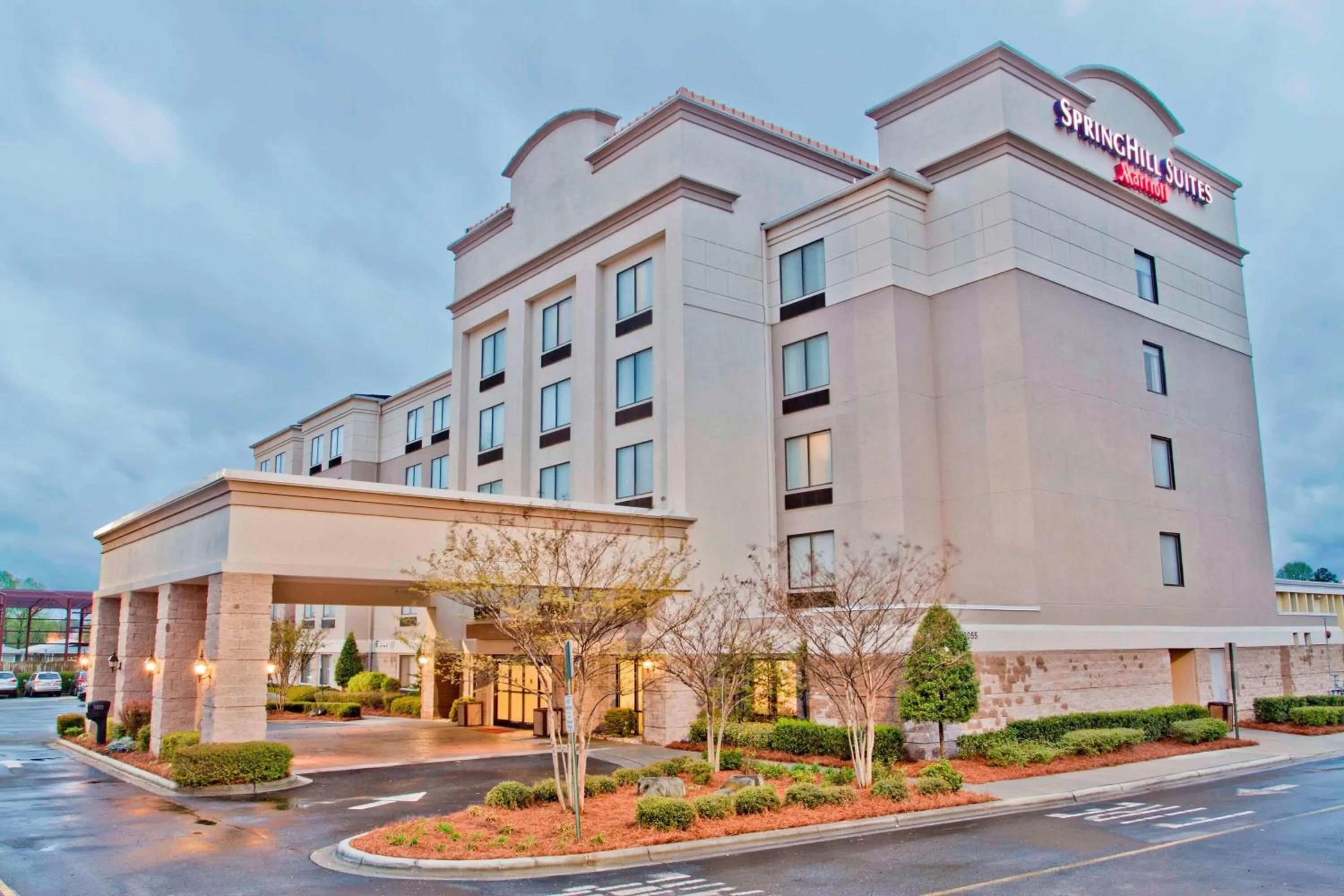 Property building in SpringHill Suites by Marriott Charlotte Airport