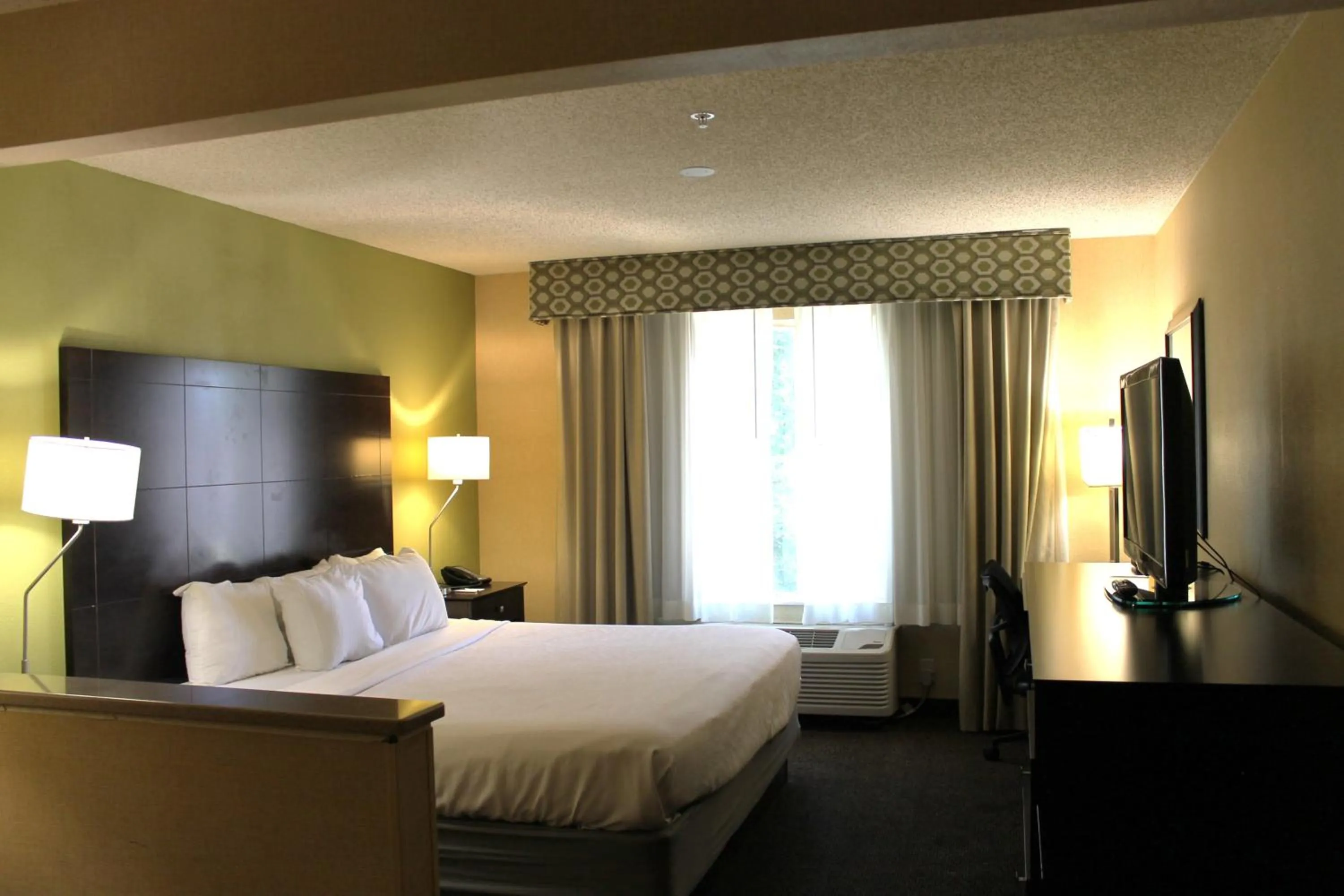 Bed in La Quinta by Wyndham Boise Airport