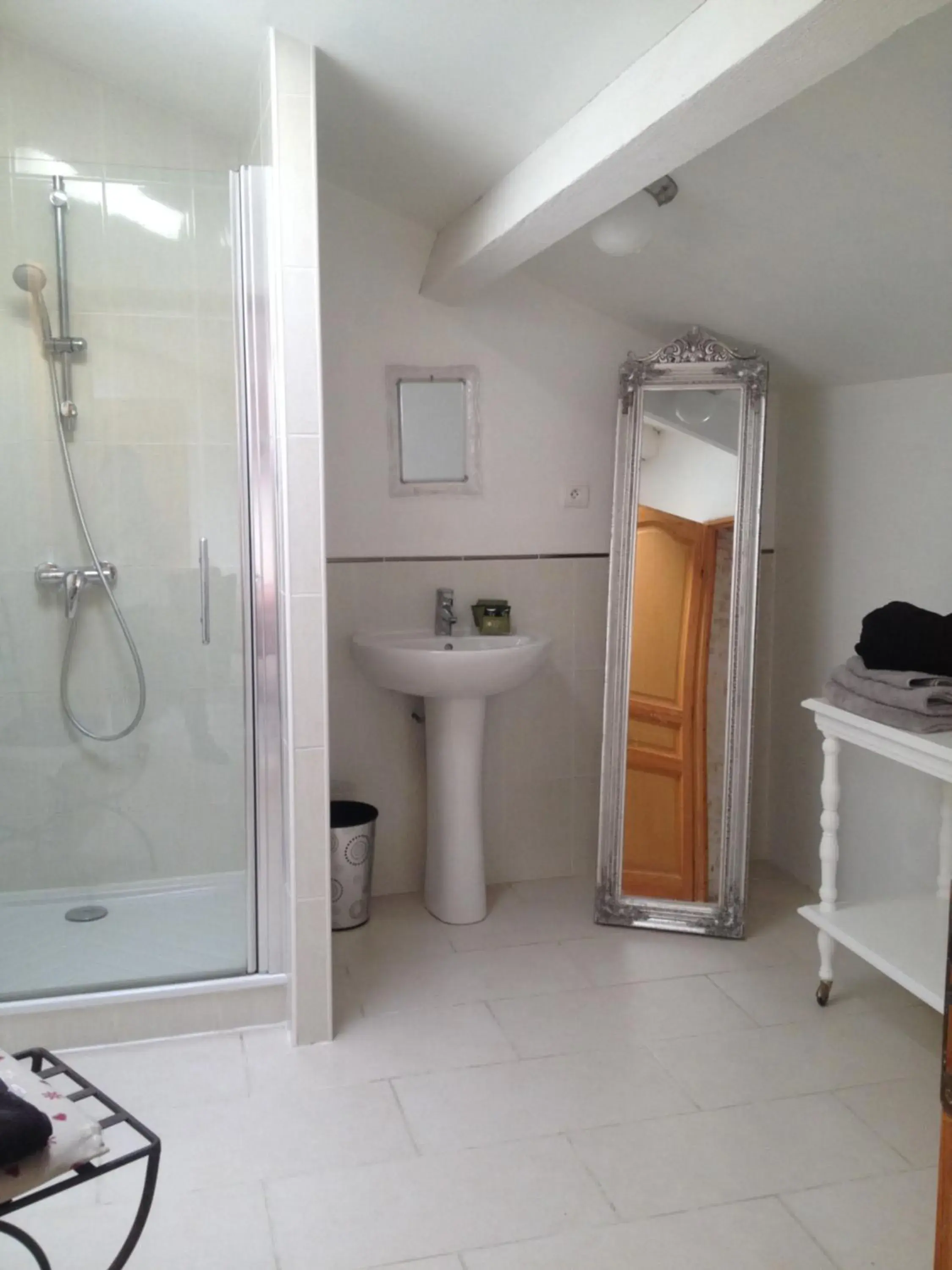Deluxe Family Suite in Gite du Calme 3 Star Bed & Breakfast Cognac Deluxe Family Suite in Gite du Calme 3 Star Bed & Breakfast Cognac
