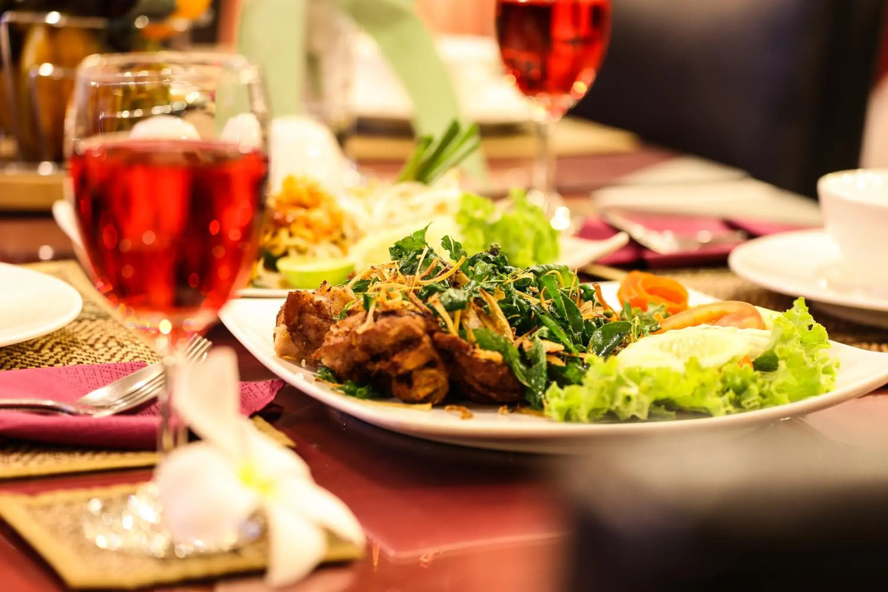 Restaurant/places to eat in Madina Rayong Hotel Restaurant/places to eat in Madina Rayong Hotel