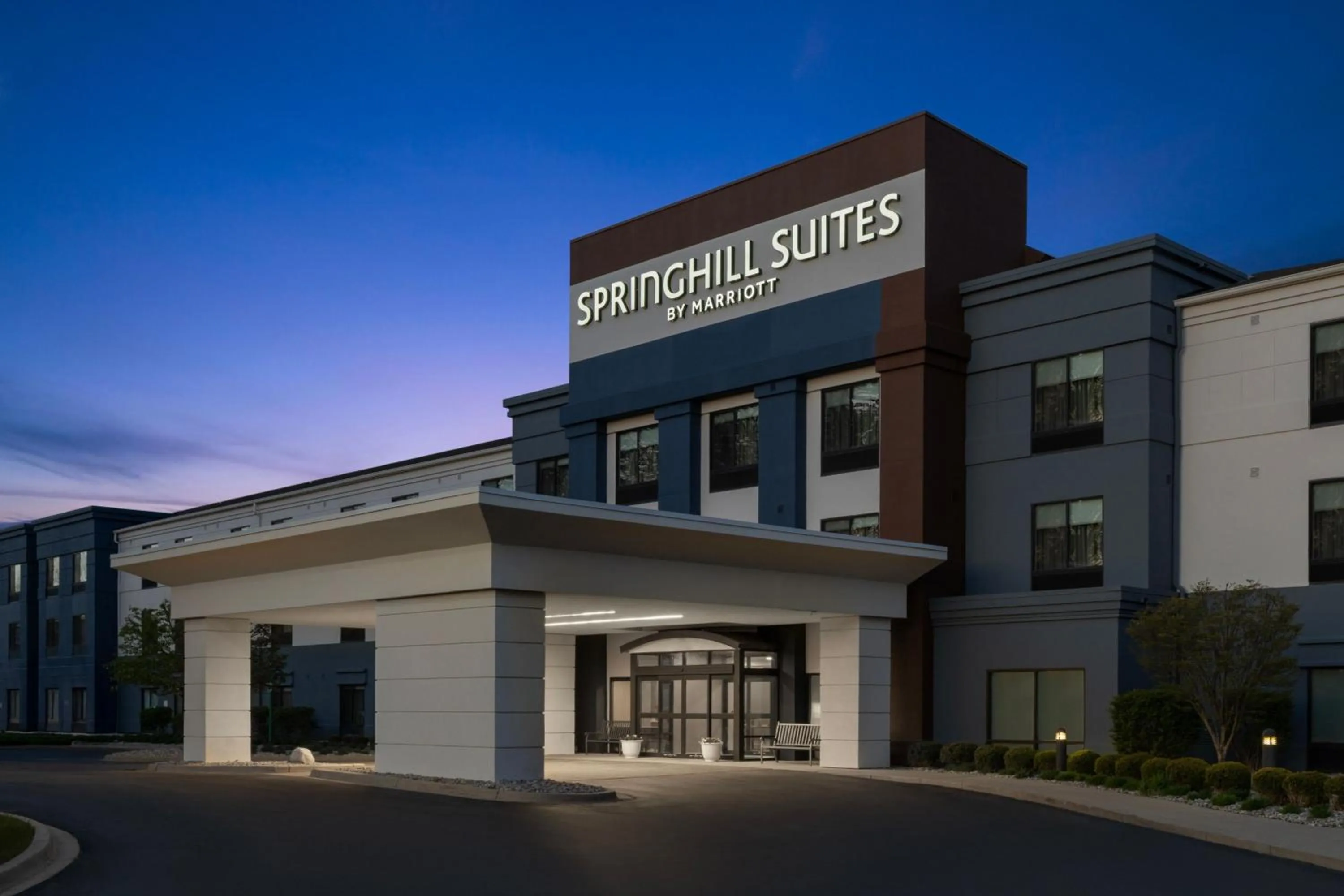 Property building in SpringHill Suites by Marriott Grand Rapids Airport Southeast