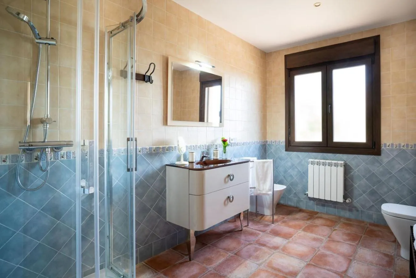 Shower in Villa Marín Toledo