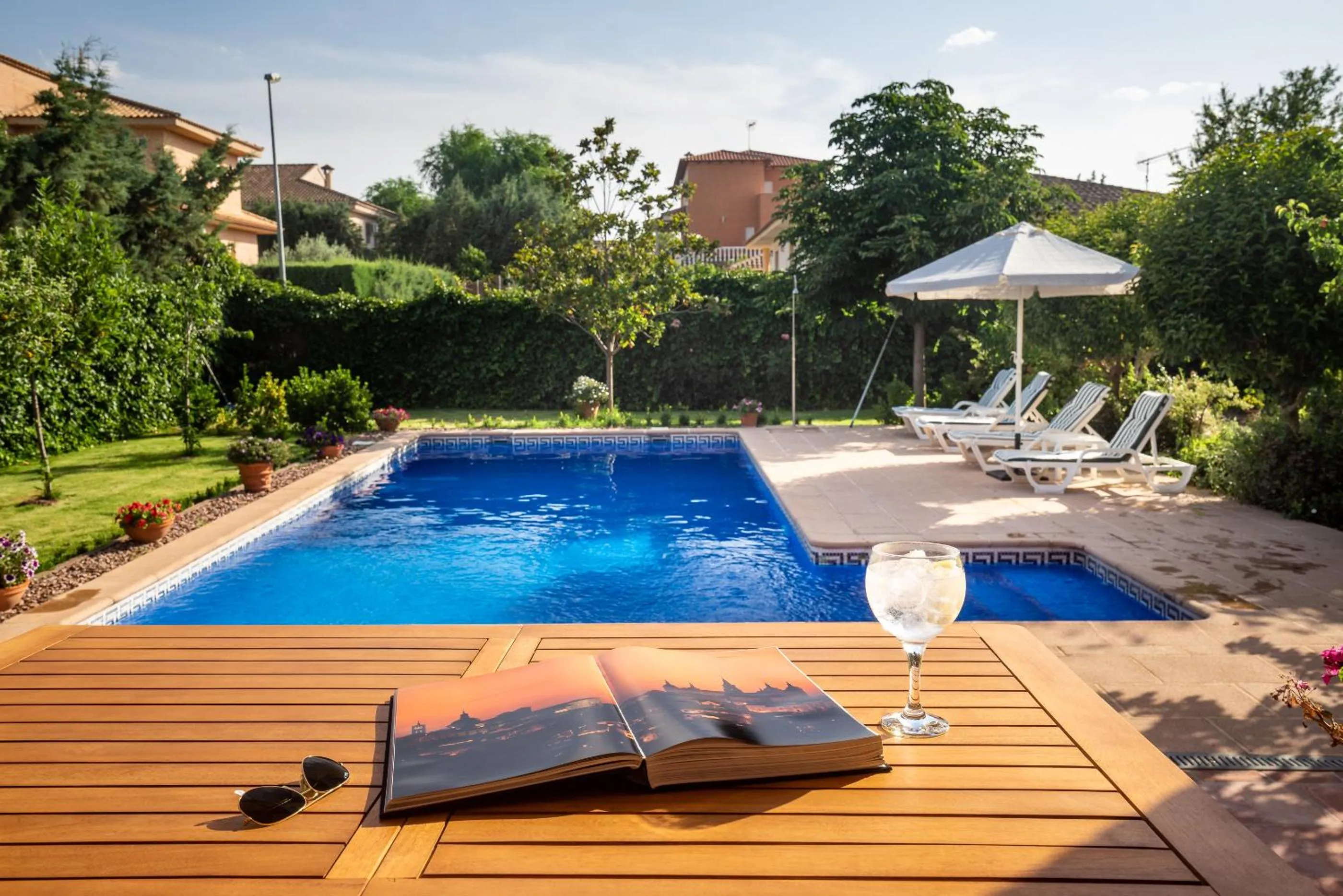 Pool view in Villa Marín Toledo
