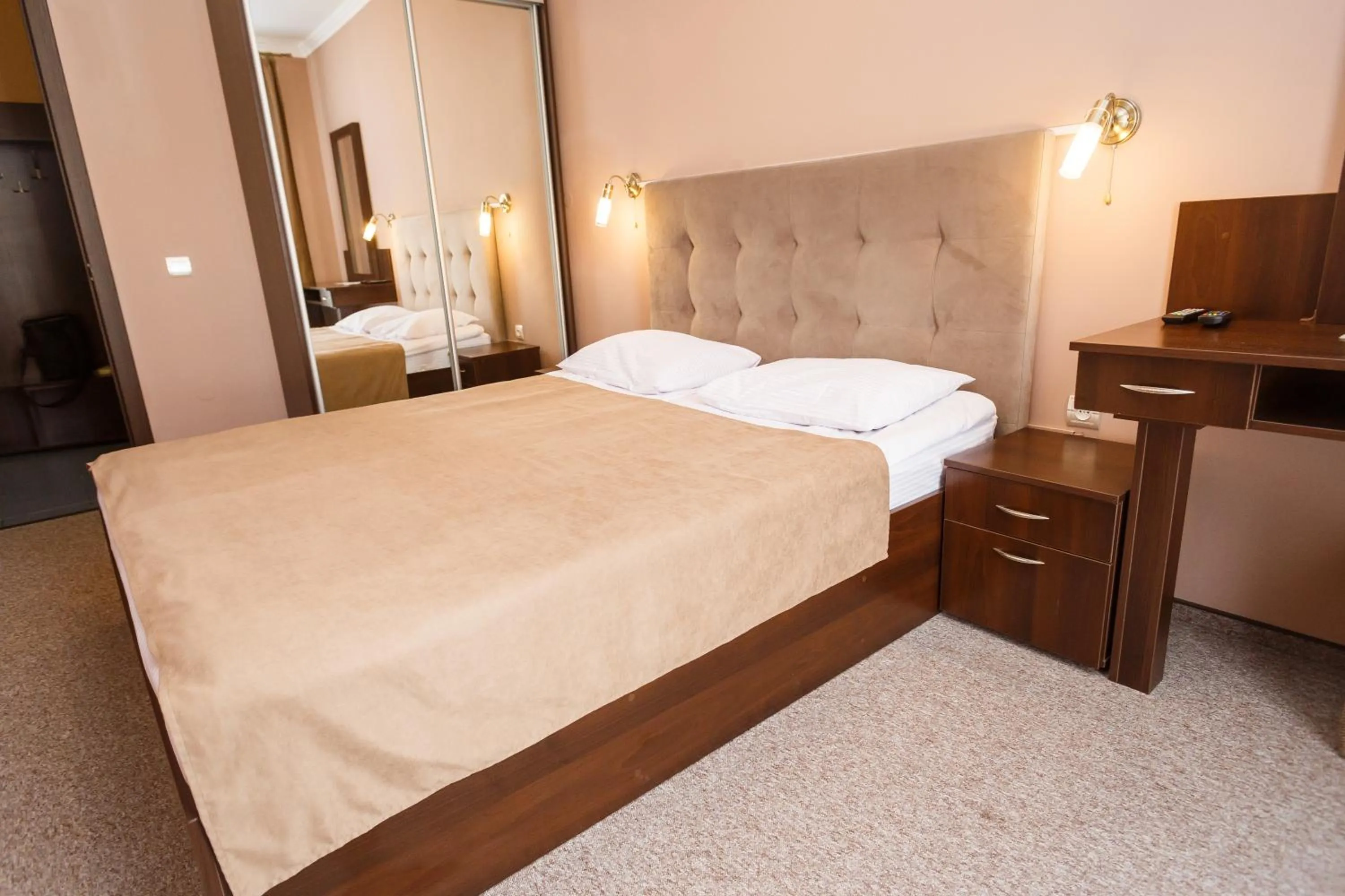 Hotel 18