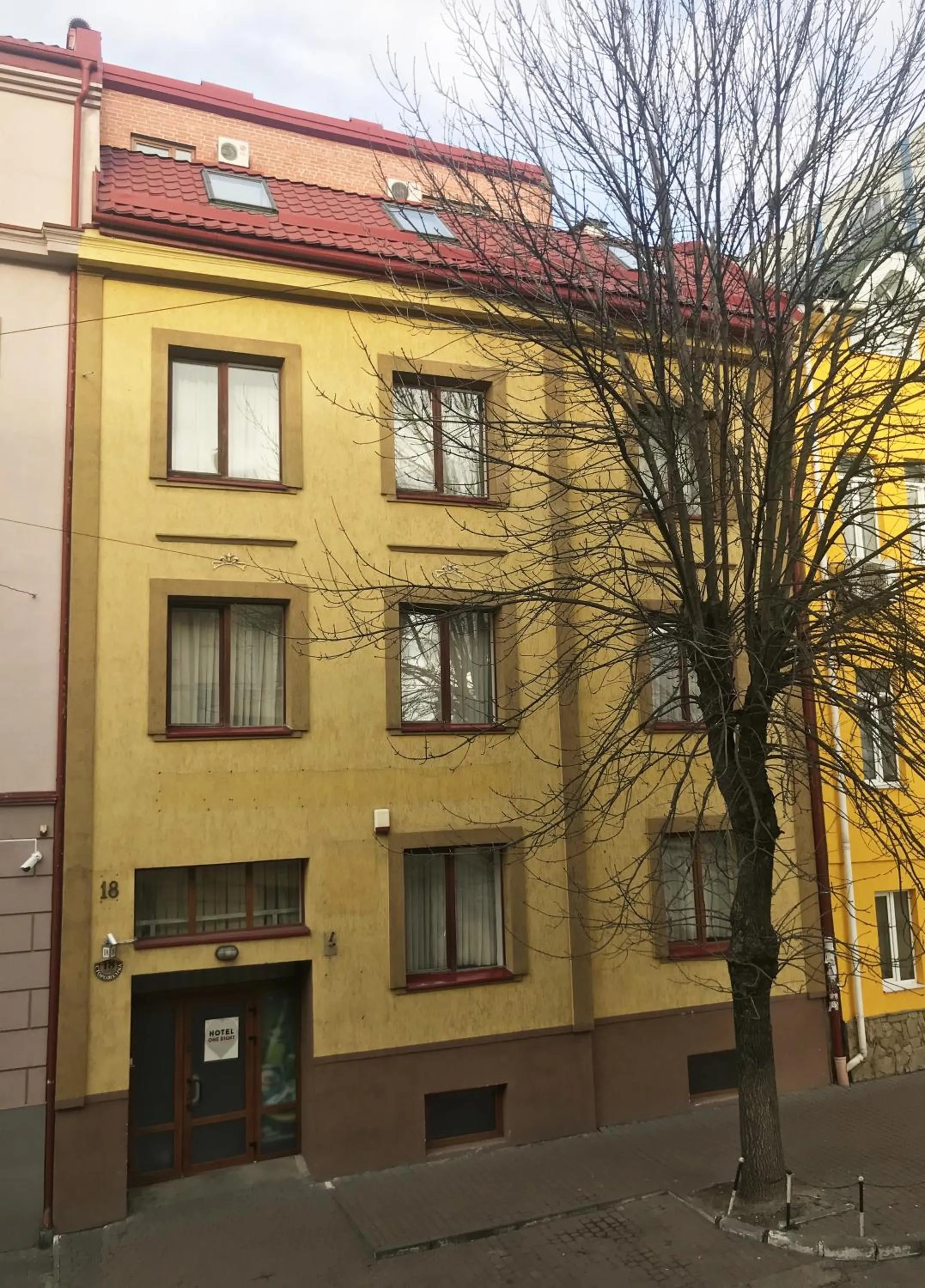 Hotel 18
