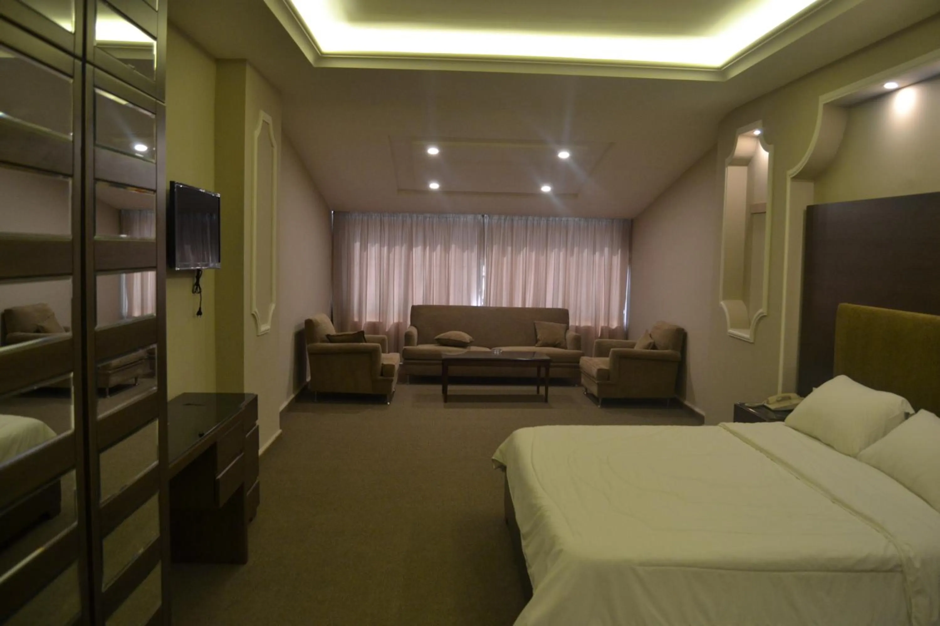 Photo of the whole room, Bed in Platinum Hotel
