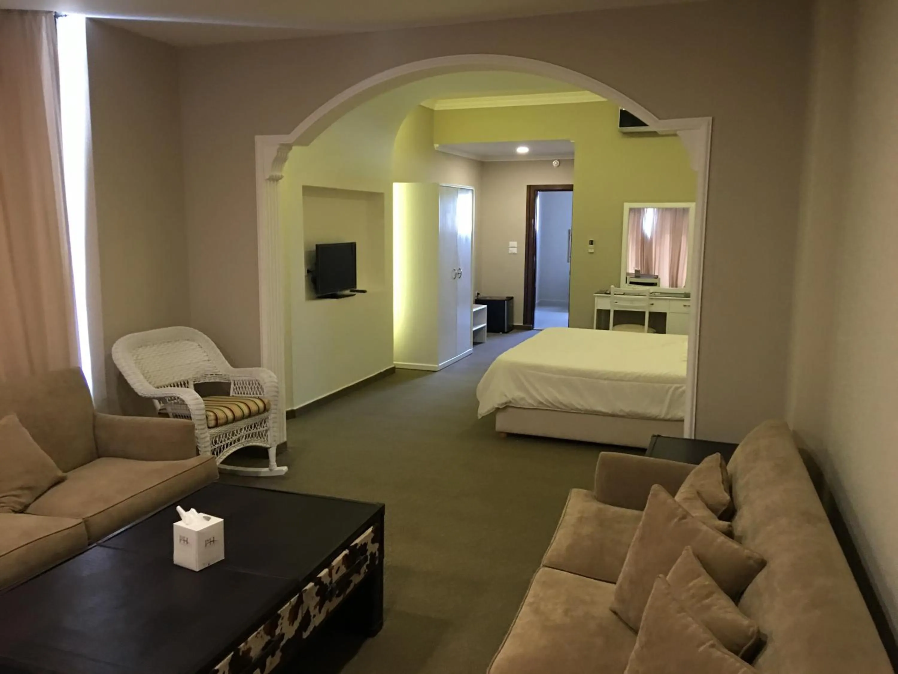 Photo of the whole room, Bed in Platinum Hotel