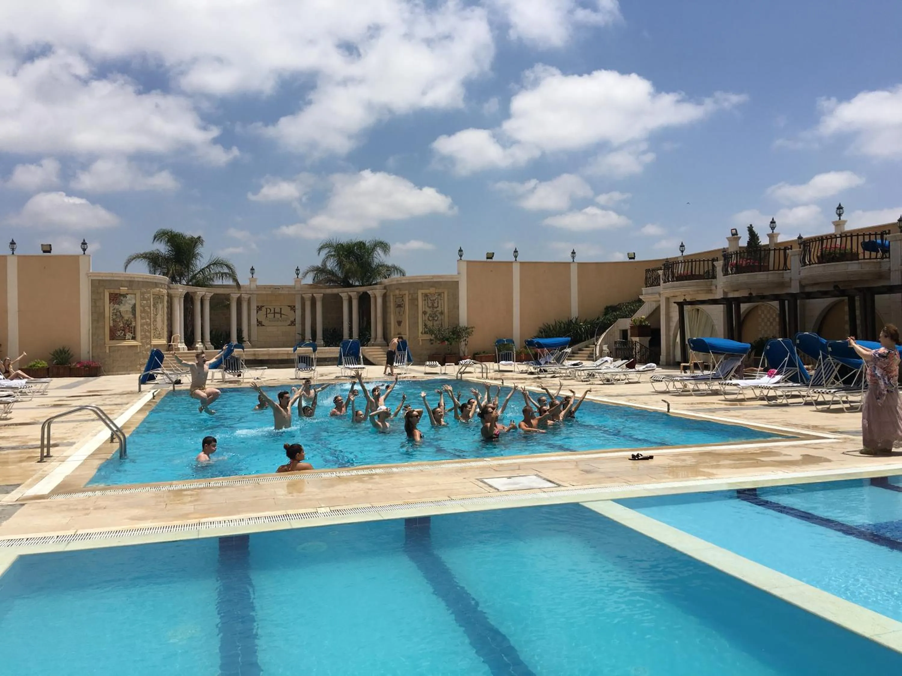 Day in Platinum Hotel