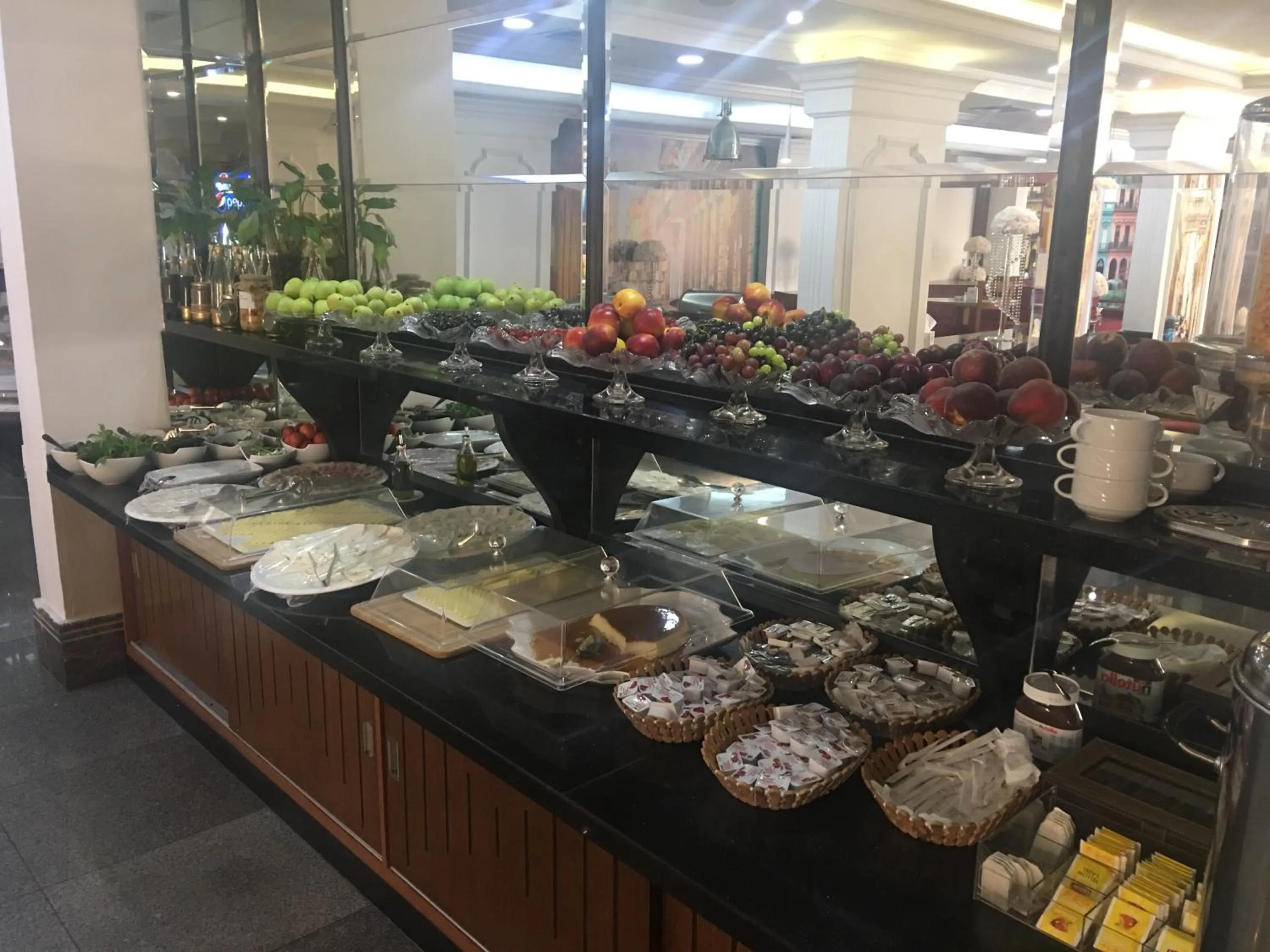 Food and drinks in Platinum Hotel