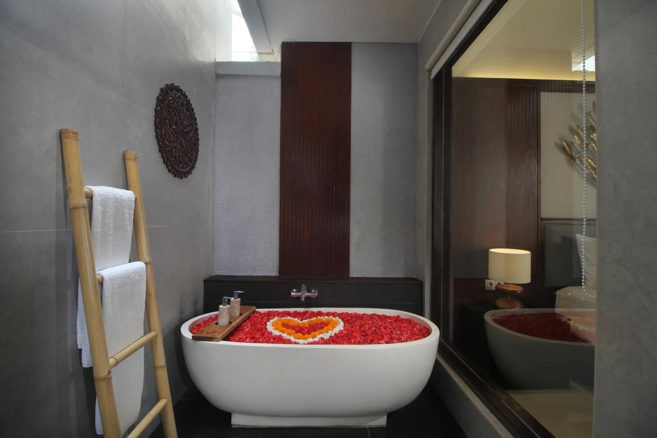 Bath, Bed in Sudha Villa Bali Baik-Baik
