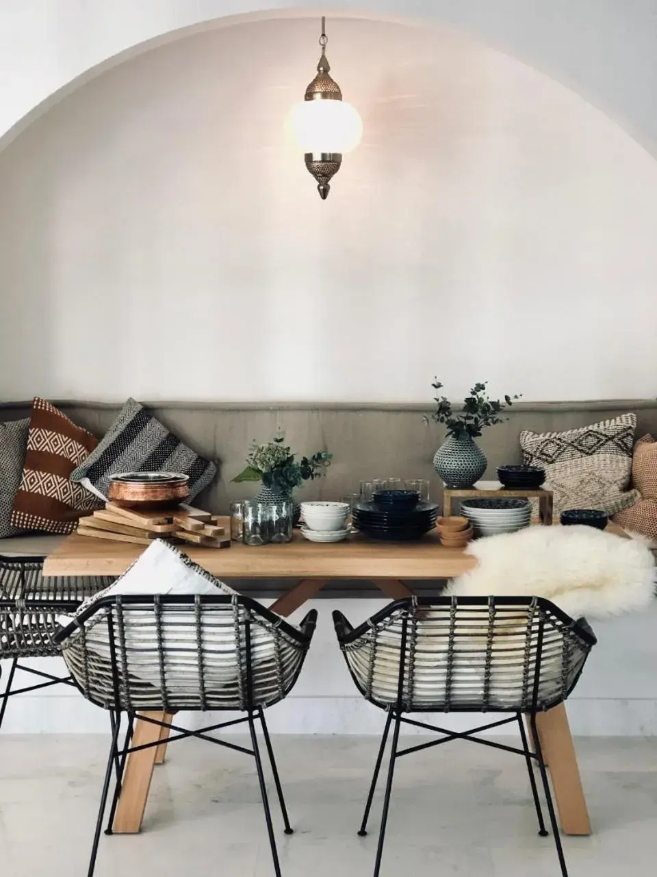 Restaurant/places to eat in Number One Tower Suites Restaurant/places to eat in Number One Tower Suites