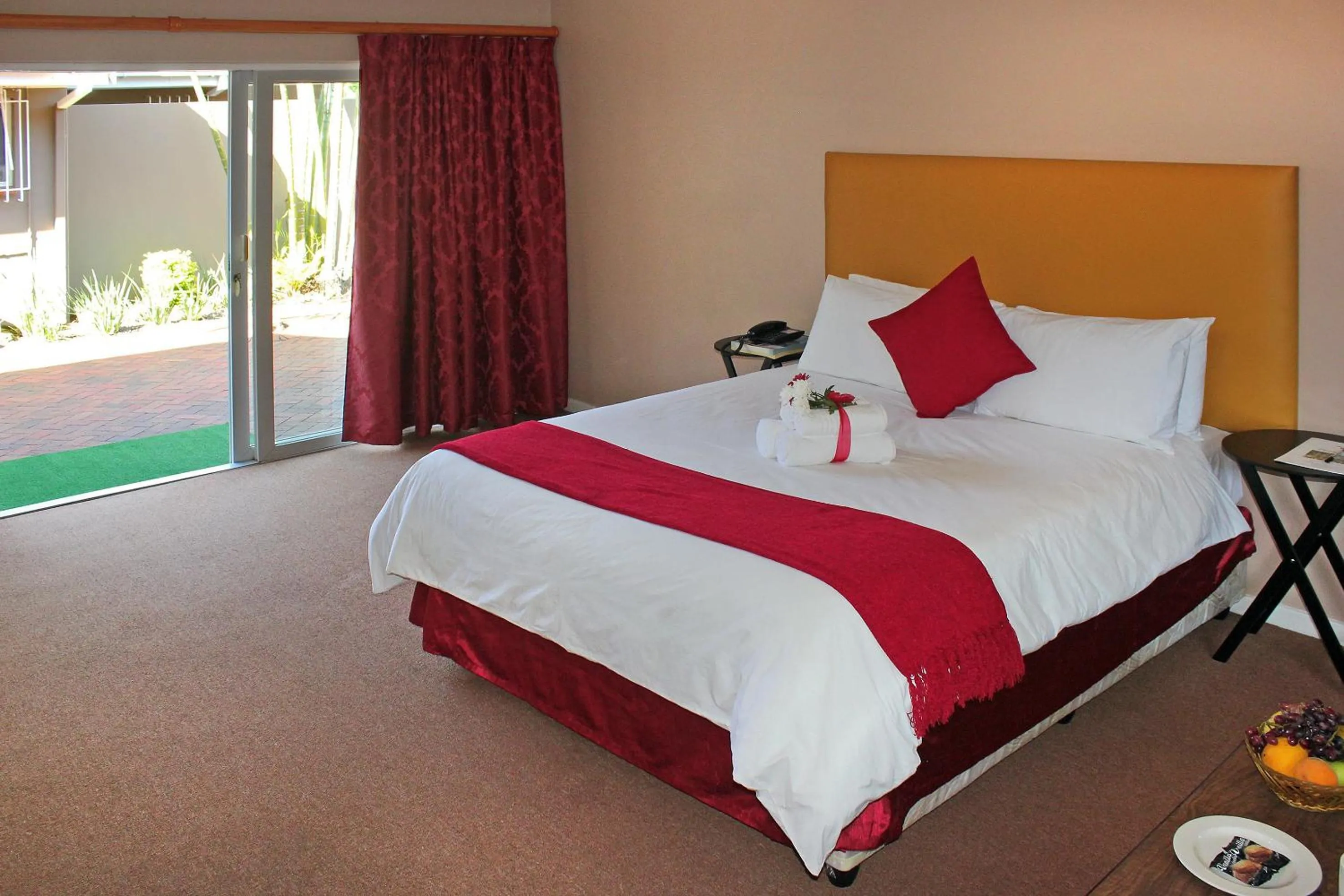 Property building, Bed in Durban Manor Guest House