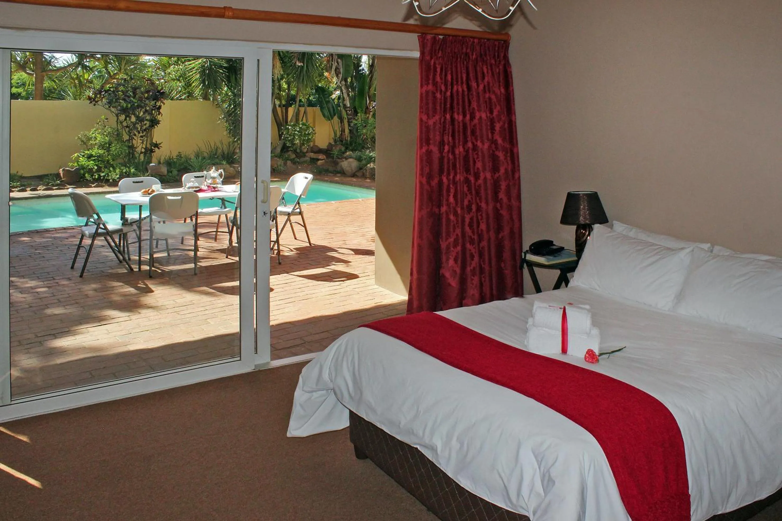 Property building, Bed in Durban Manor Guest House