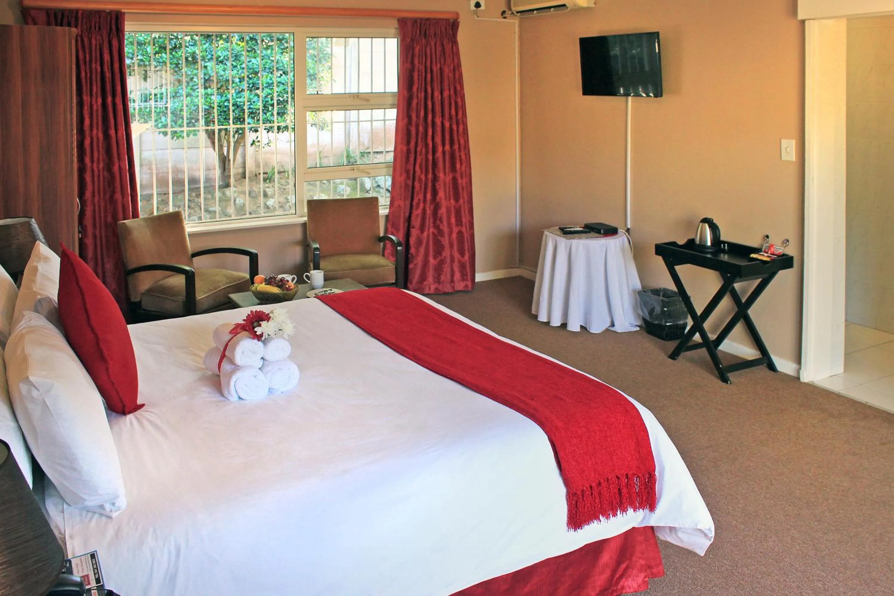 Property building, Bed in Durban Manor Guest House