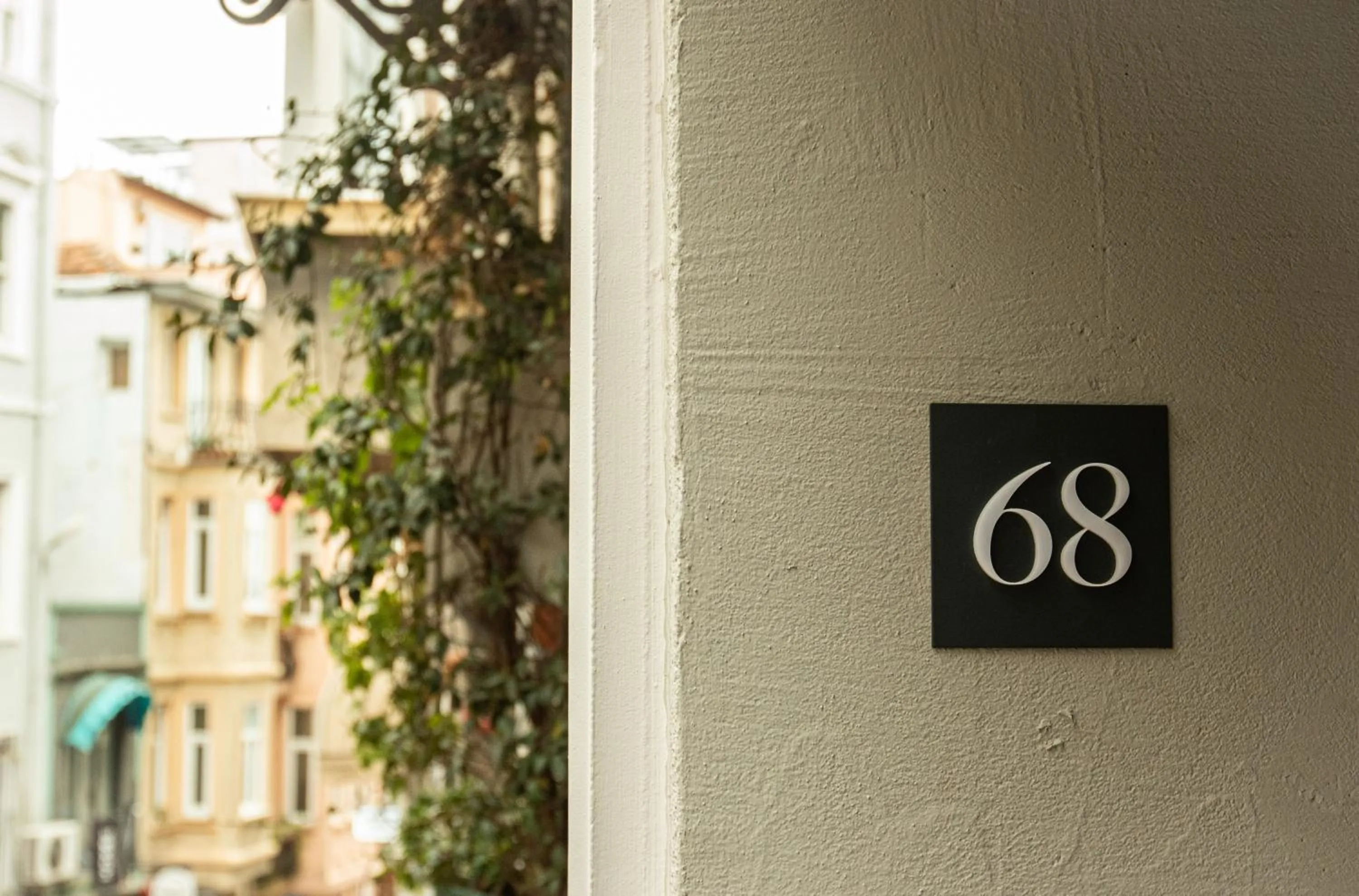 Property building in Louis Rooms