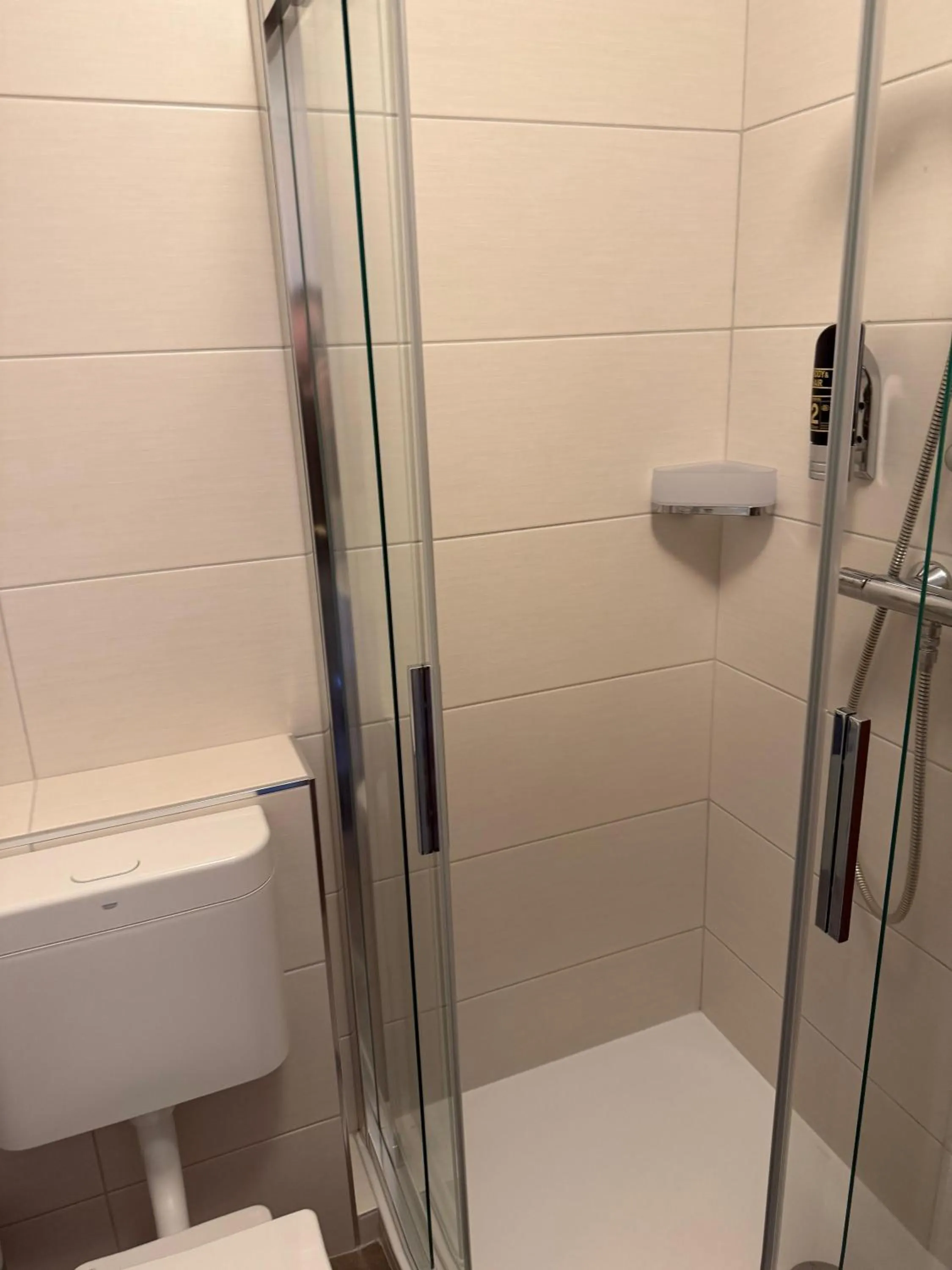 Shower in Hotel Nordseegruß
