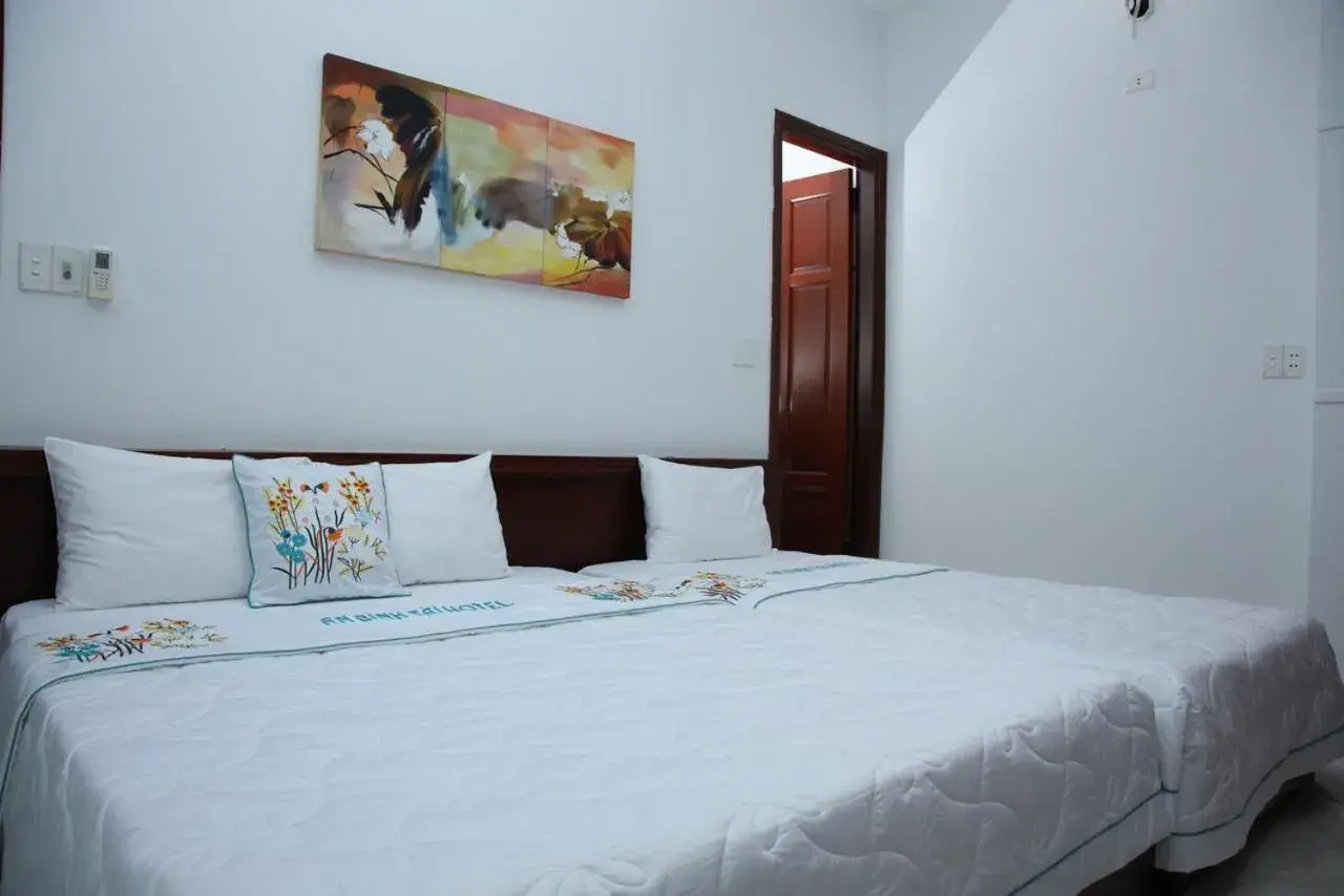 Bed in An Bình Tài Hotel Bed in An Bình Tài Hotel