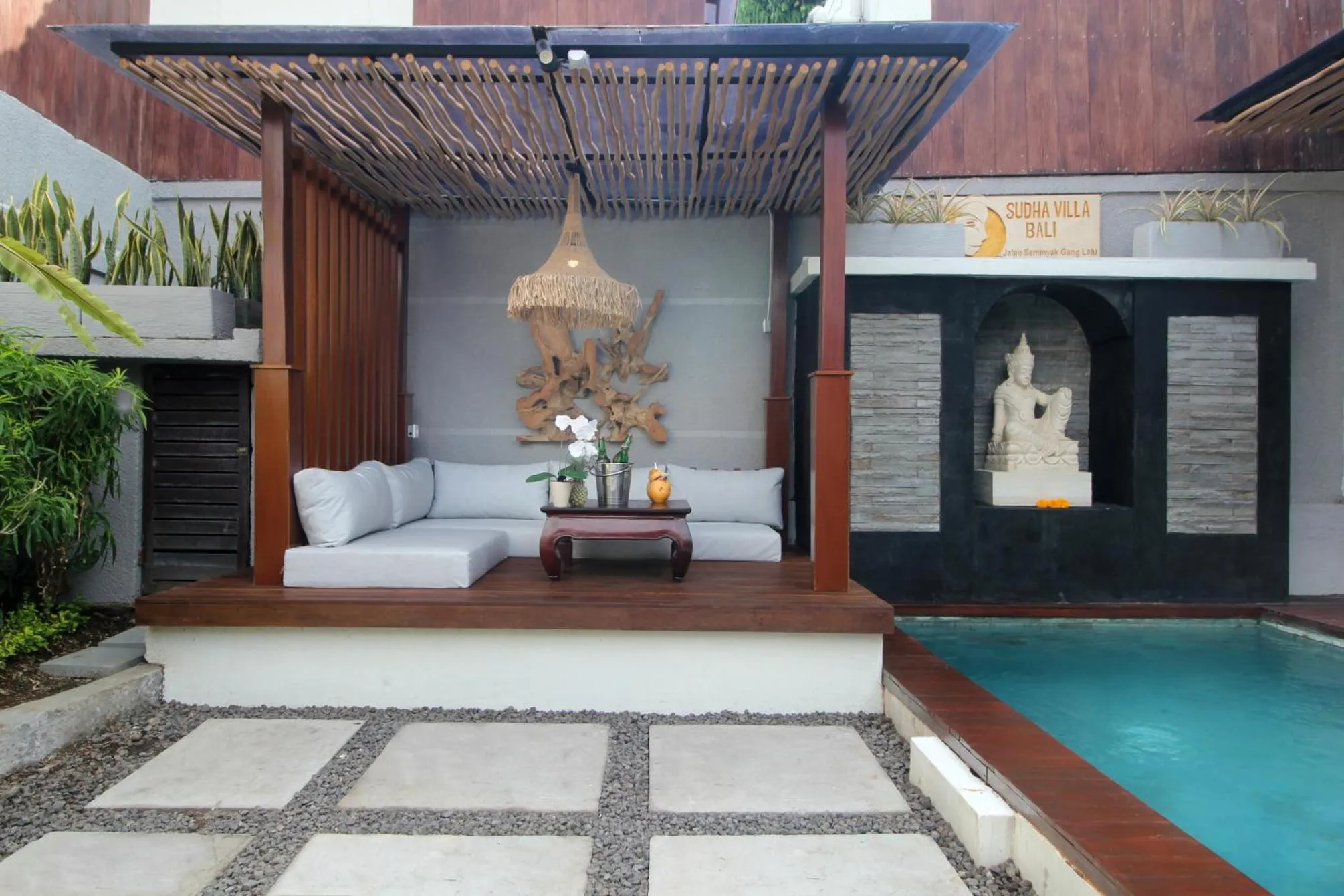 Pool view in Sudha Villa Bali Anyelir