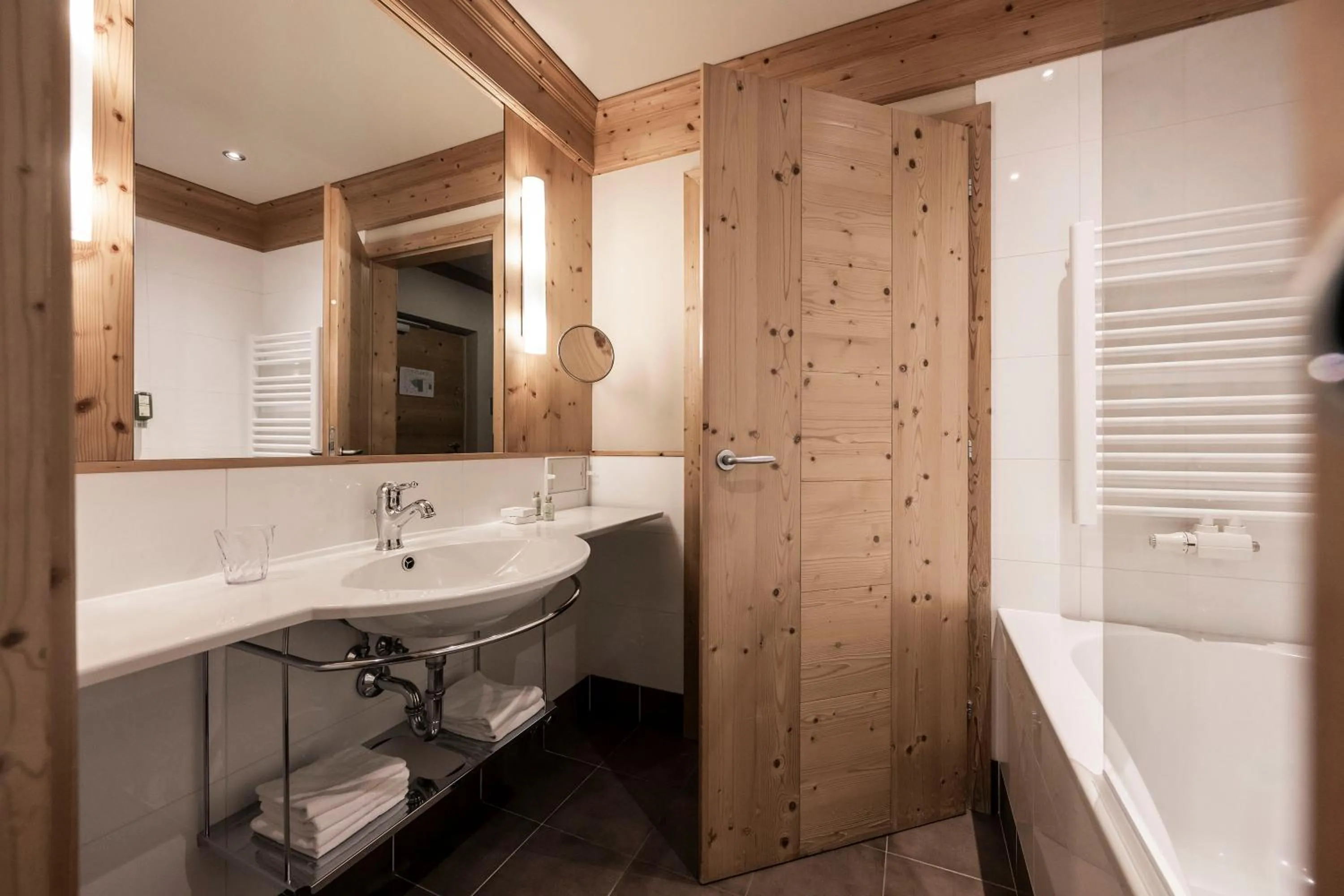 Bathroom in Post Alpina - Family Mountain Chalets