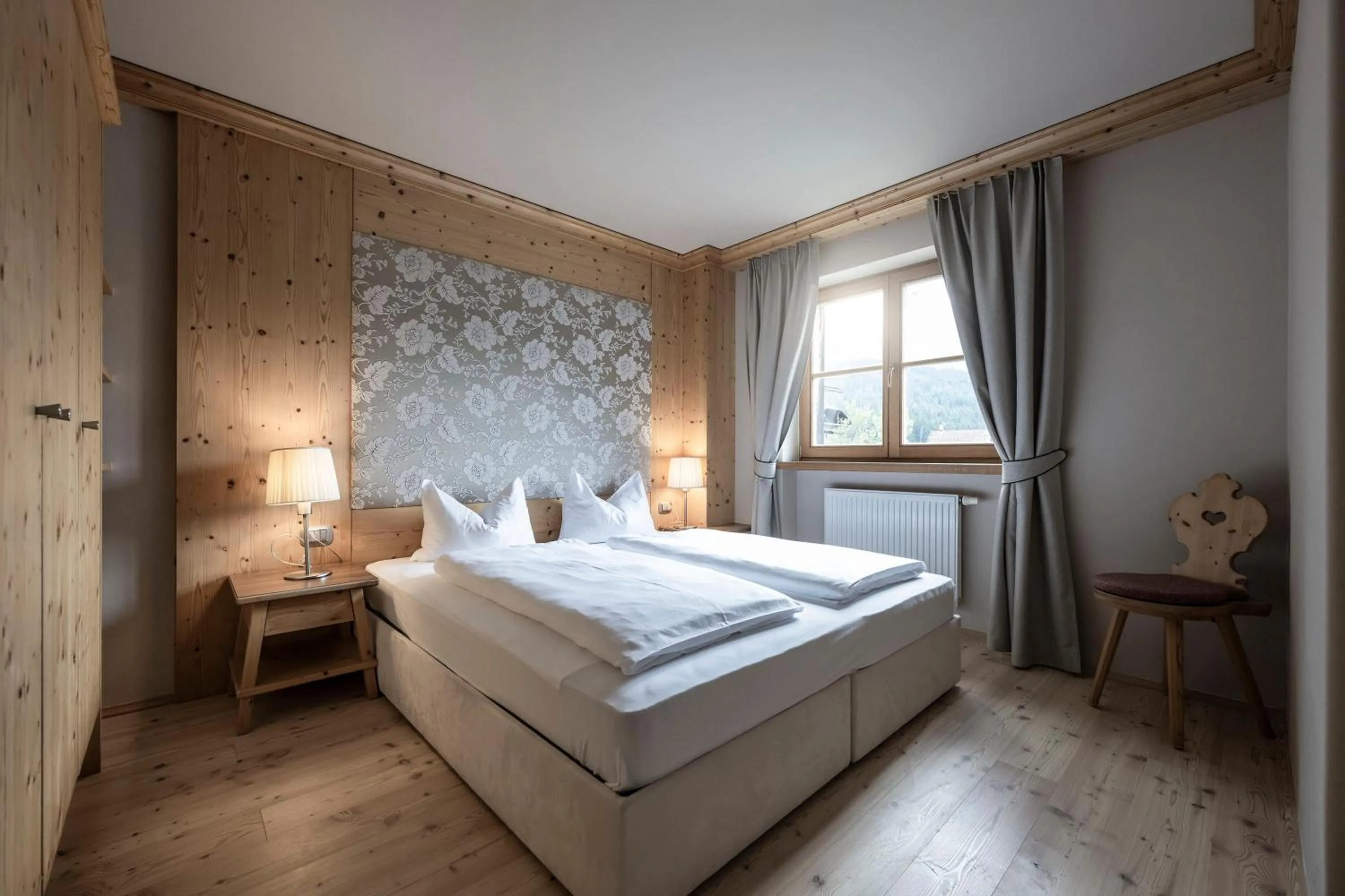 Bedroom, Bed in Post Alpina - Family Mountain Chalets