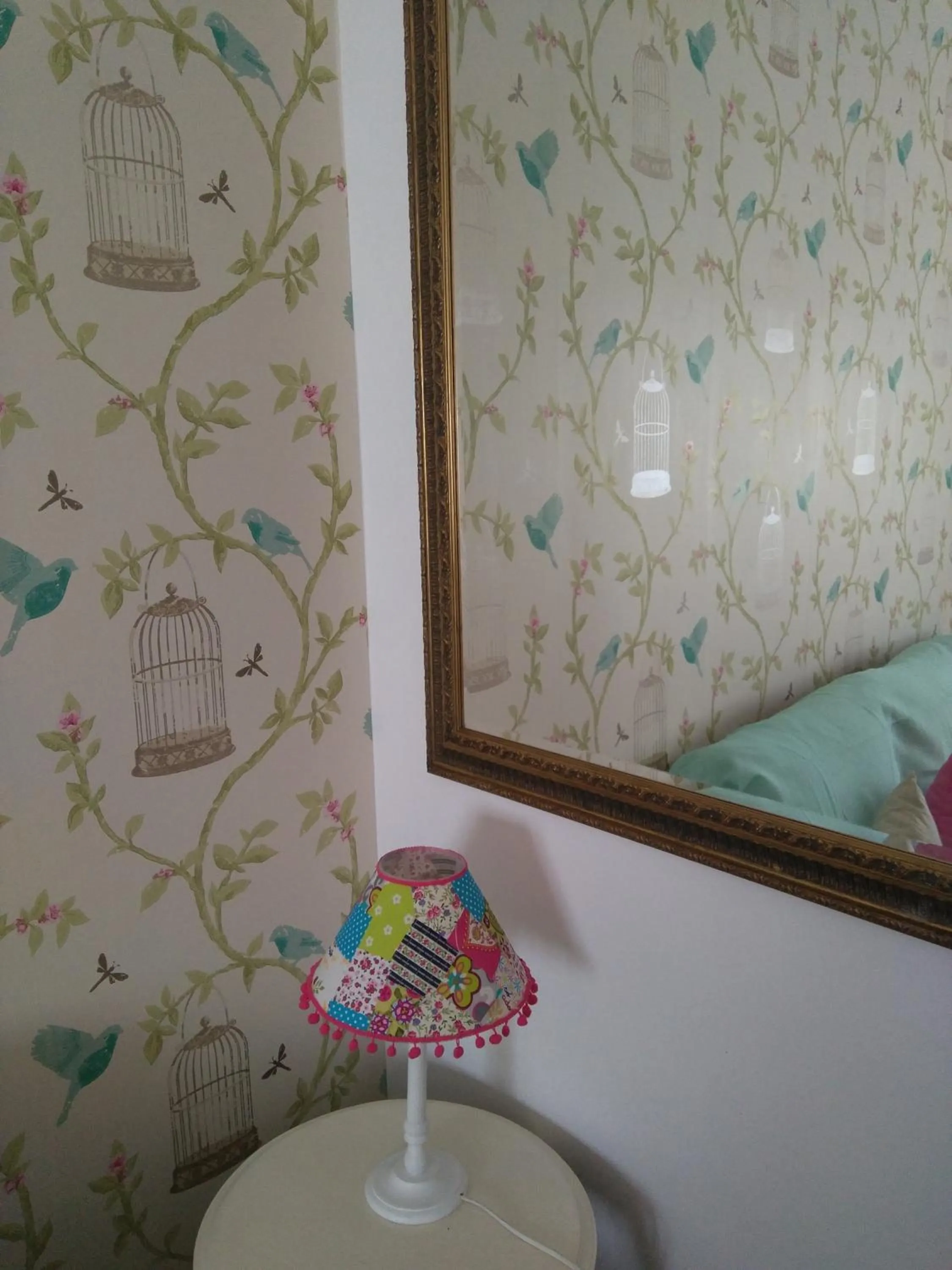 Communal lounge/ TV room in Hostel Raymundo