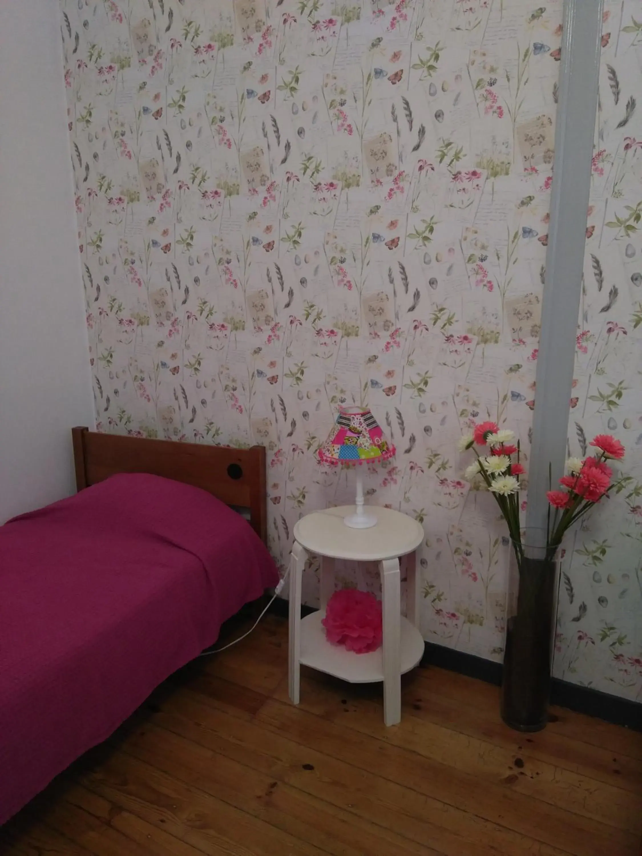 Family Room ( Twin + Bunk Bed ) in Hostel Raymundo Family Room ( Twin + Bunk Bed ) in Hostel Raymundo