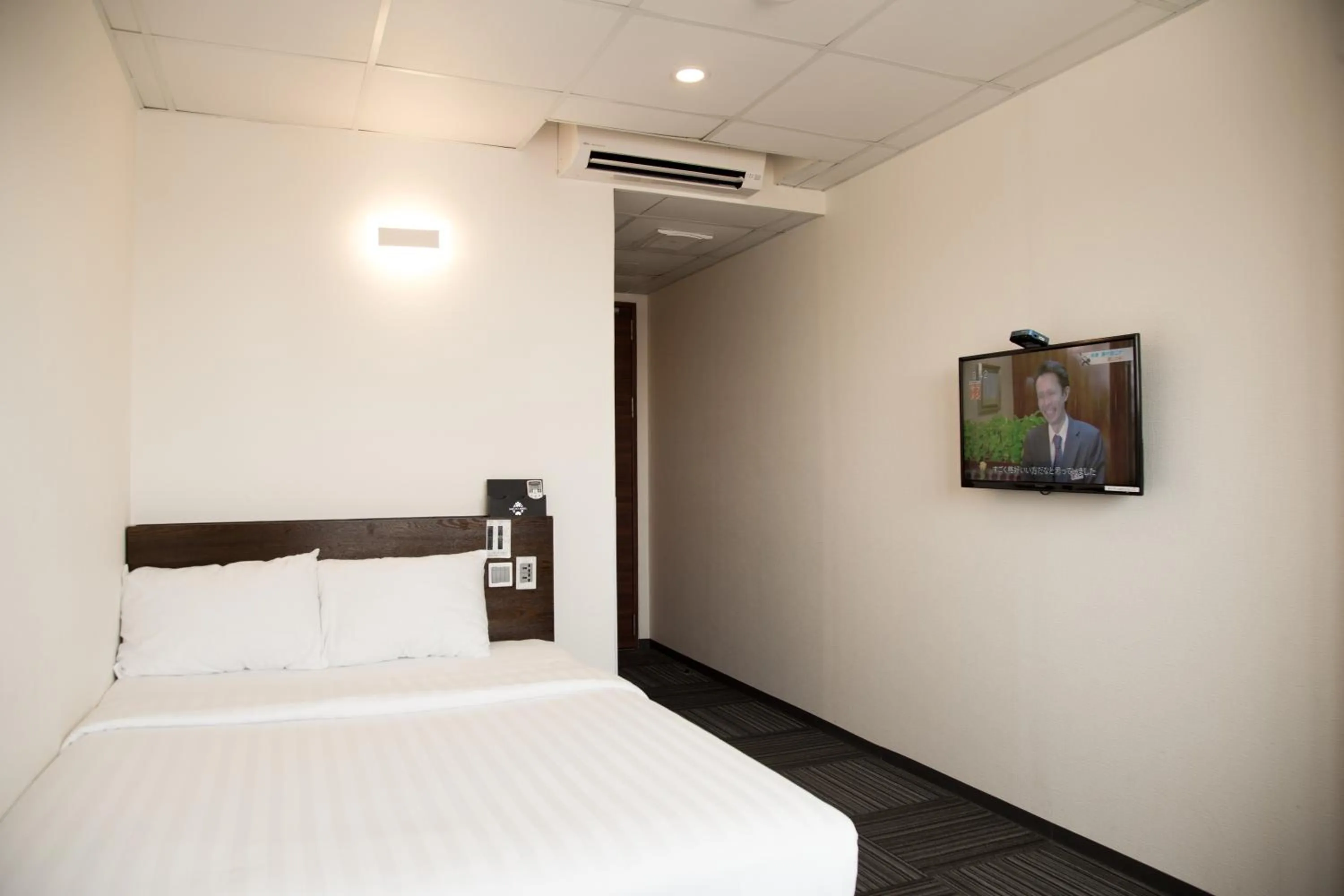 bunk bed, Bed in Sakura Hotel 3