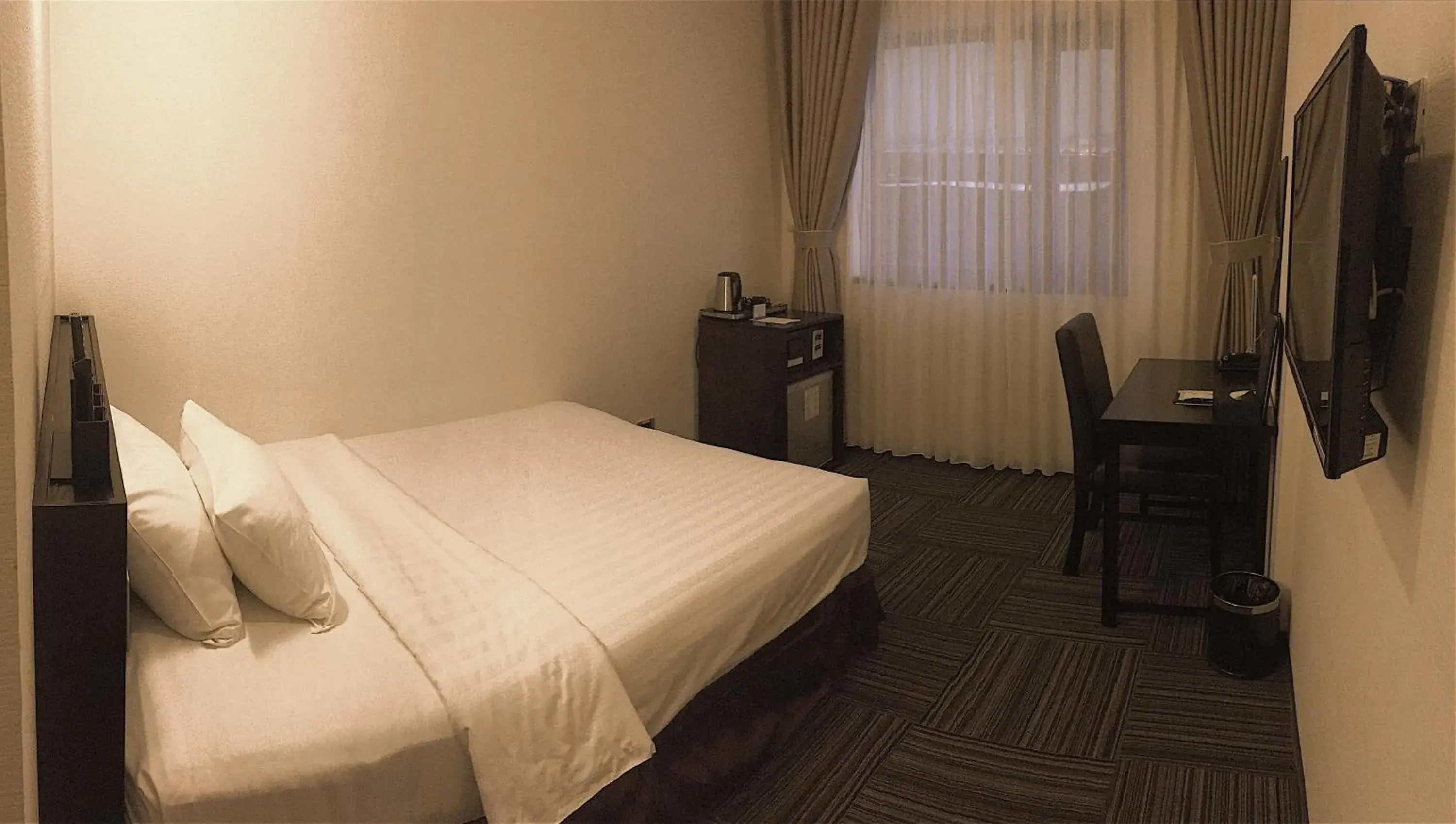 Property building, Bed in Sakura Hotel 3 Property building, Bed in Sakura Hotel 3