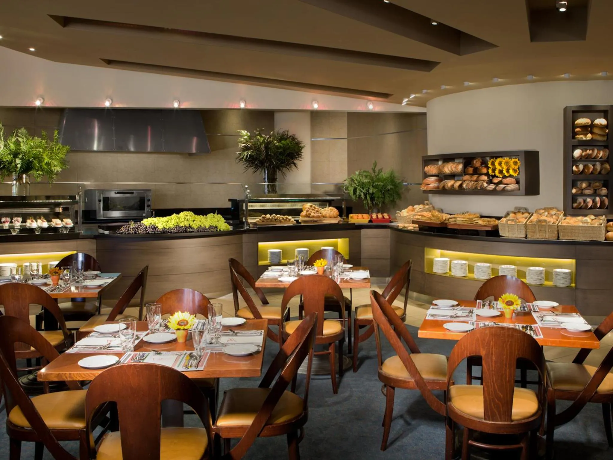 Restaurant/places to eat in Dan Eilat Hotel