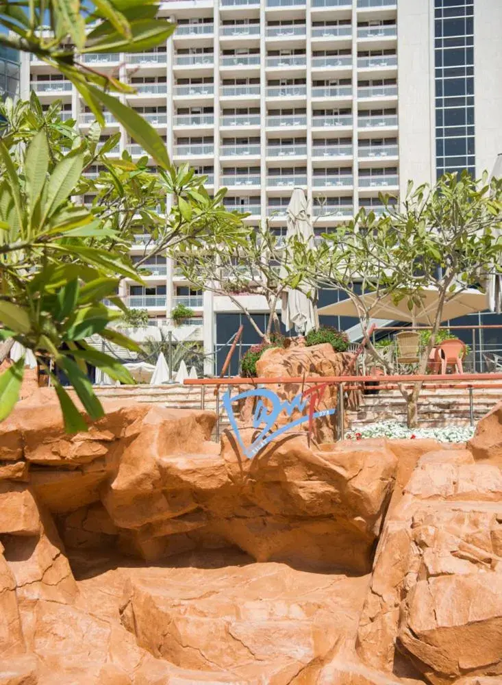 Swimming pool in Dan Eilat Hotel Swimming pool in Dan Eilat Hotel