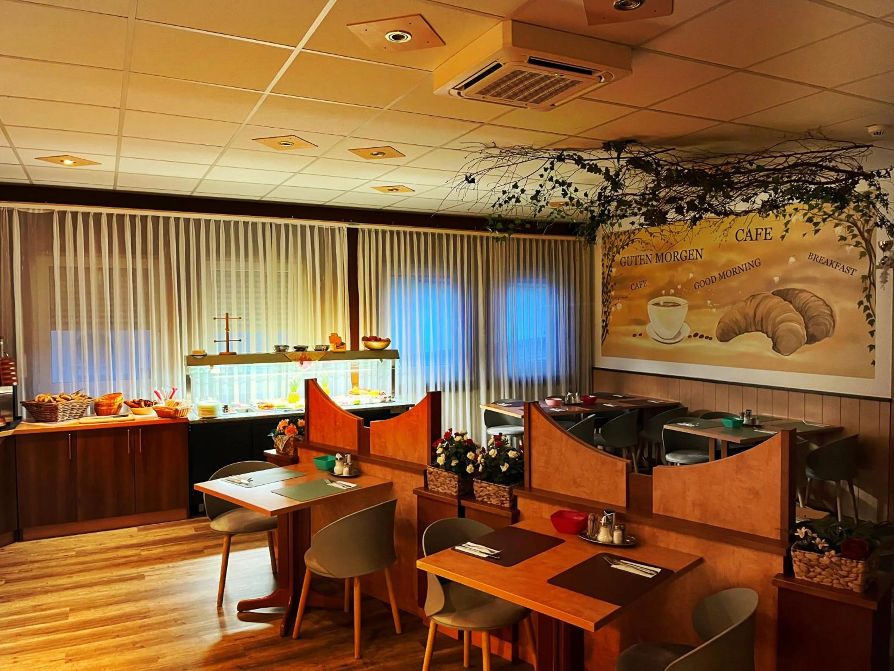 Buffet breakfast in Hotel Thannhof