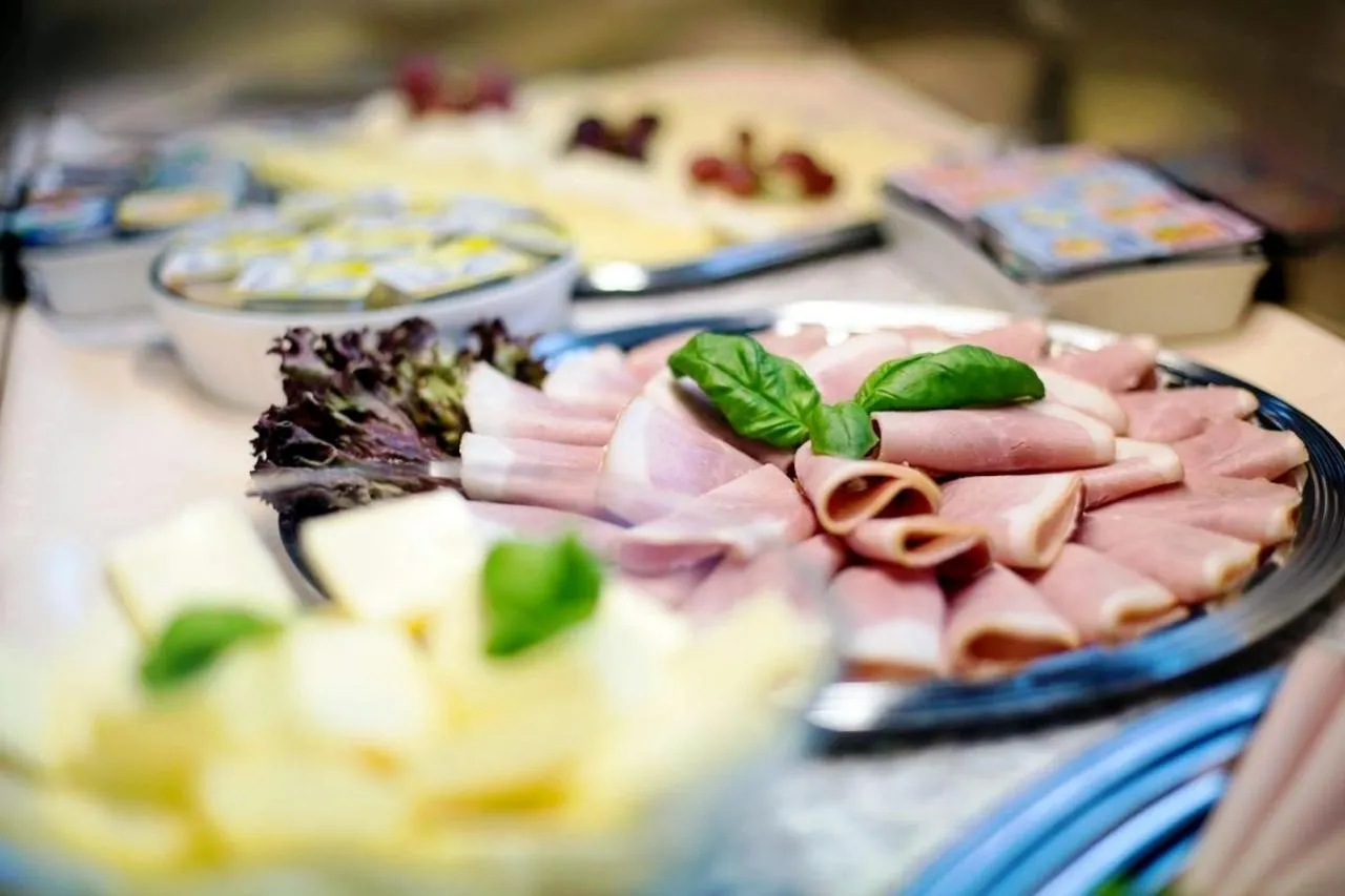 Buffet breakfast in Hotel Thannhof