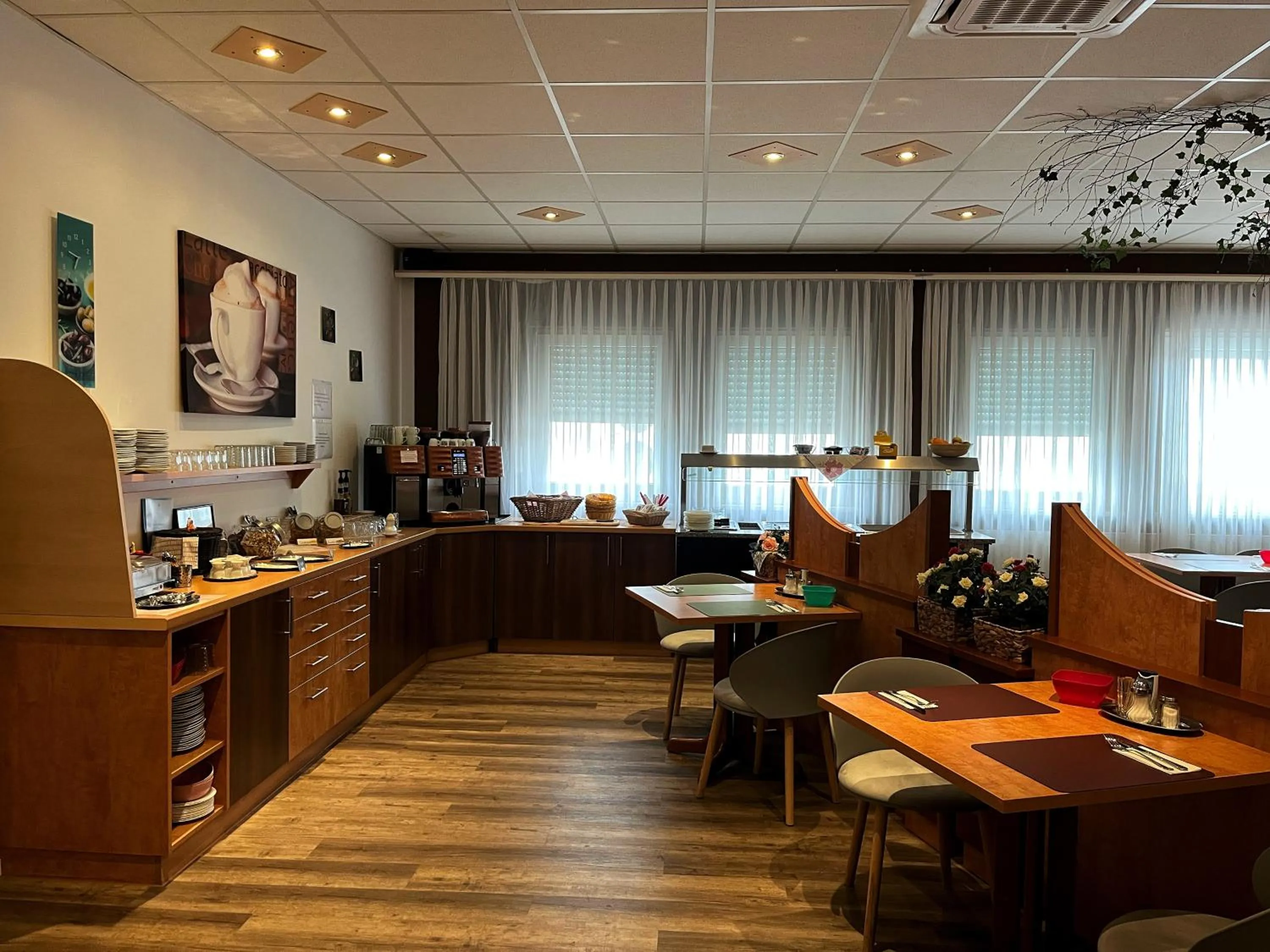 Buffet breakfast in Hotel Thannhof