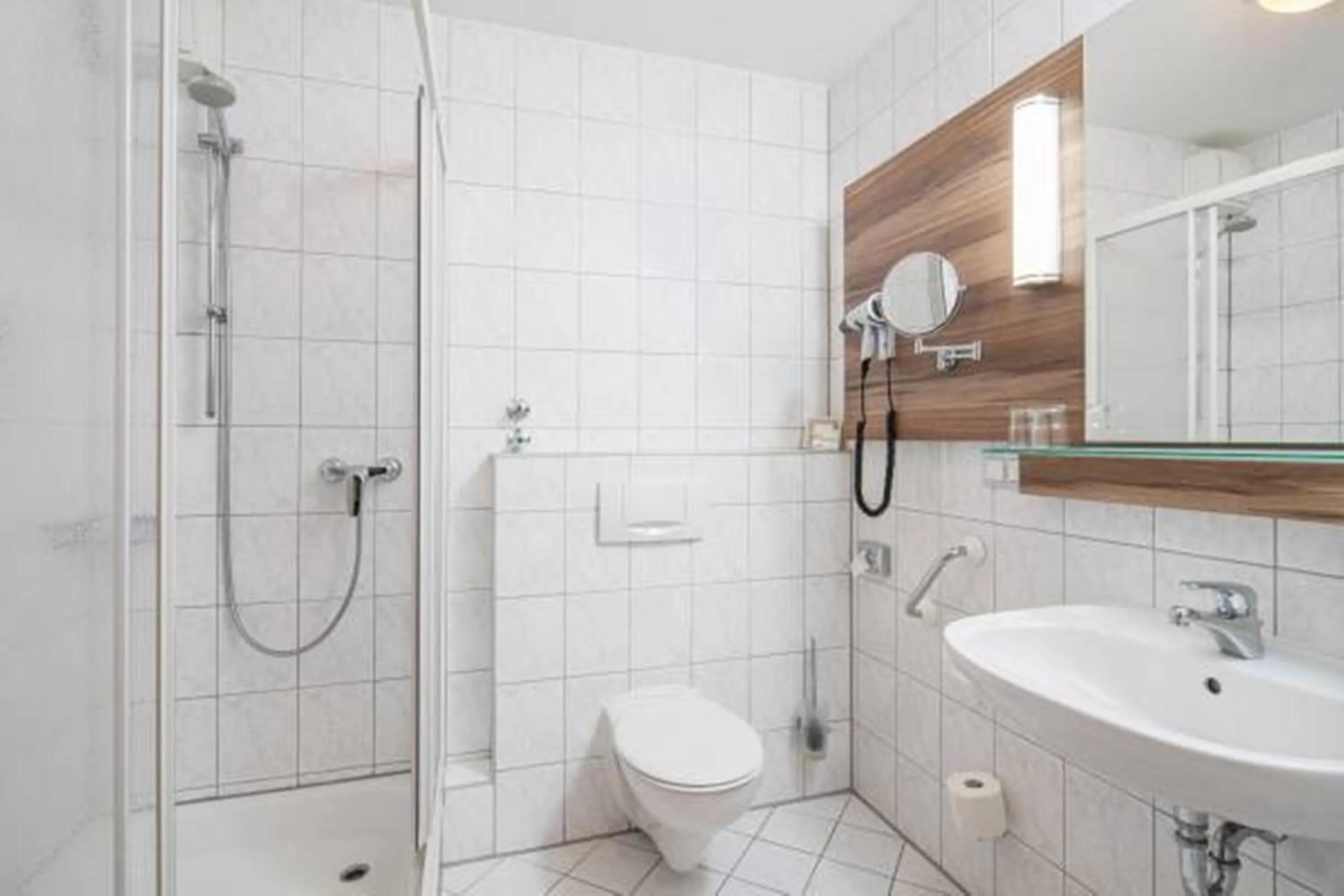 Bathroom in Balland's Hotel & Restaurant