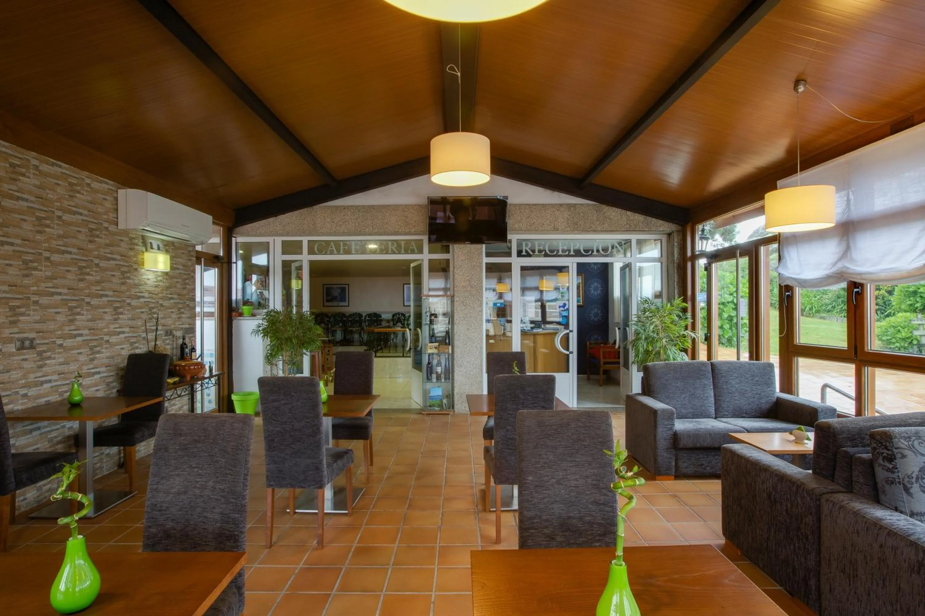 Lounge or bar in Hotel & Apartamentos Cons da Garda