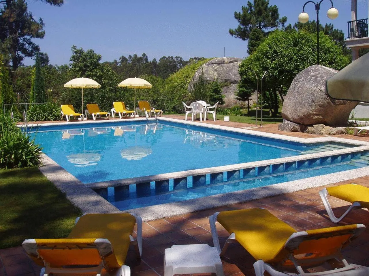 Swimming pool in Hotel & Apartamentos Cons da Garda