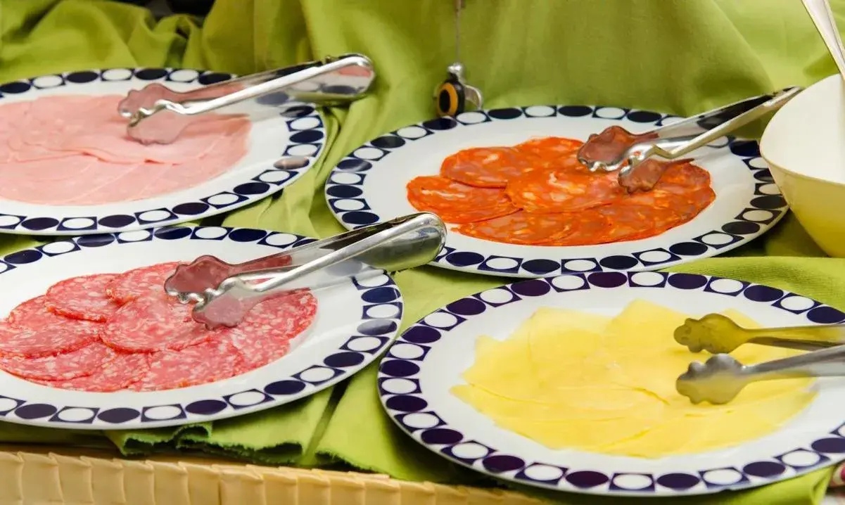 Buffet breakfast in Hotel & Apartamentos Cons da Garda Buffet breakfast in Hotel & Apartamentos Cons da Garda