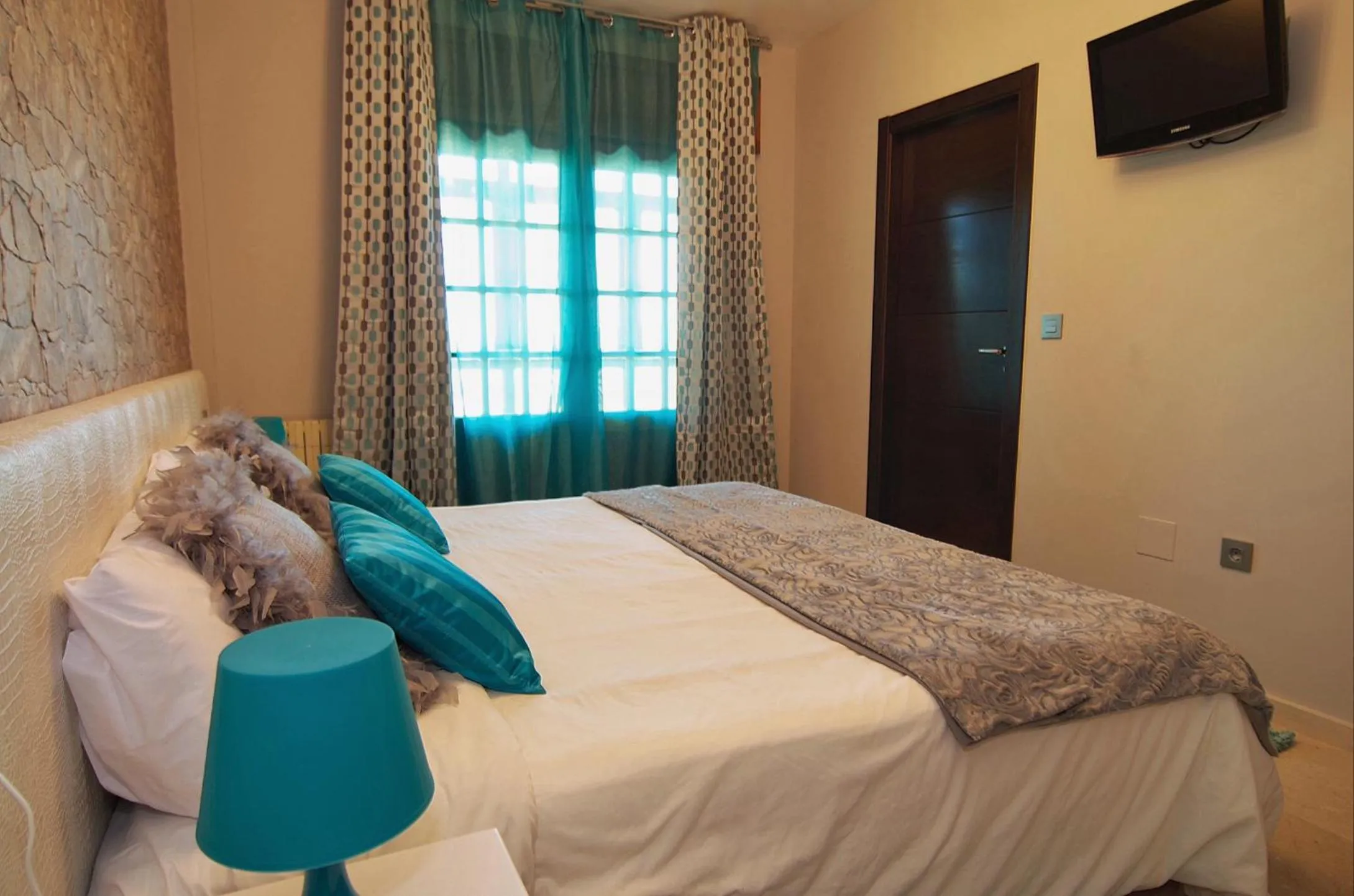 Photo of the whole room, Bed in Hotel & Apartamentos Cons da Garda