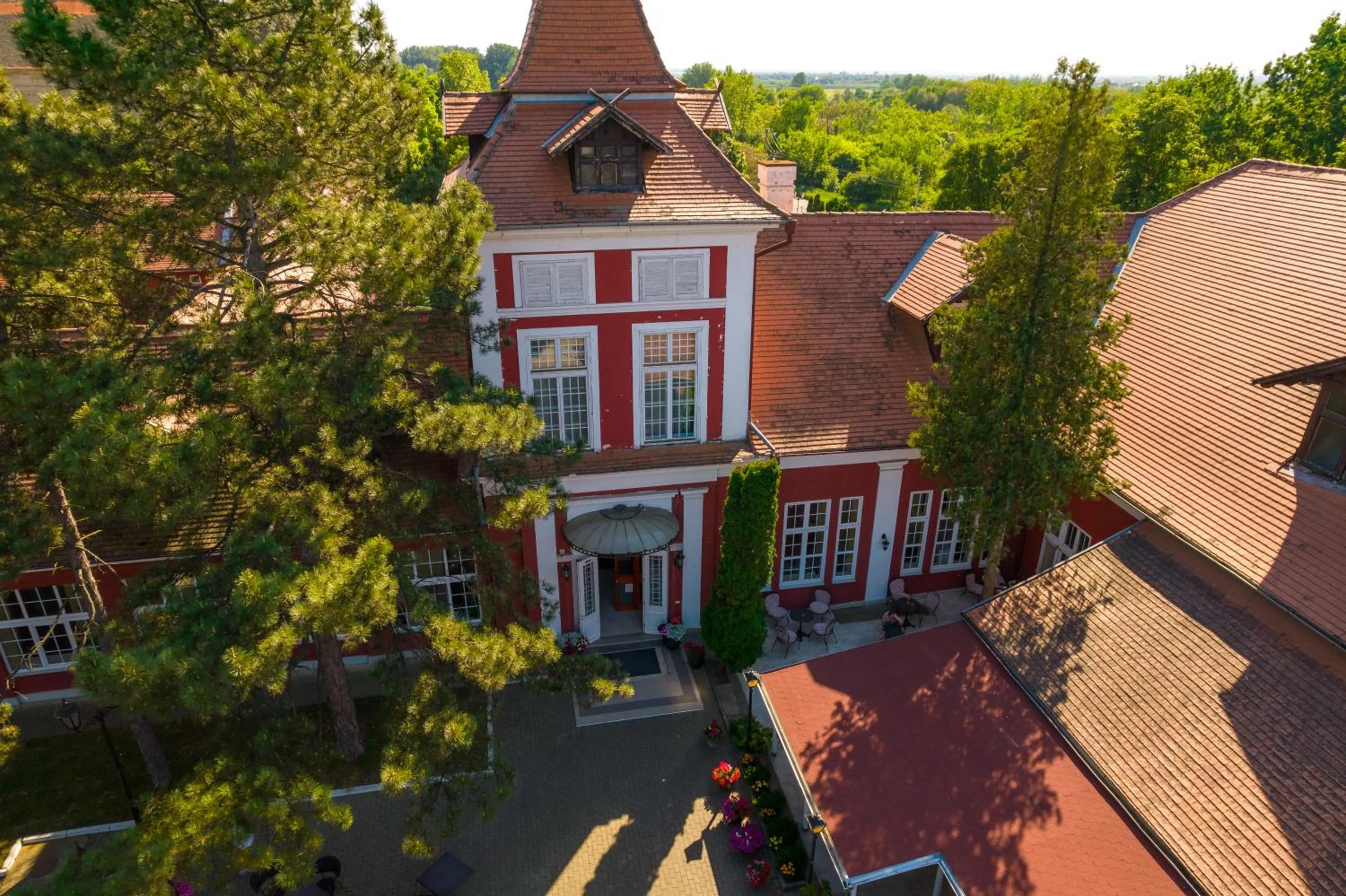 Property building in Kaštel Ečka