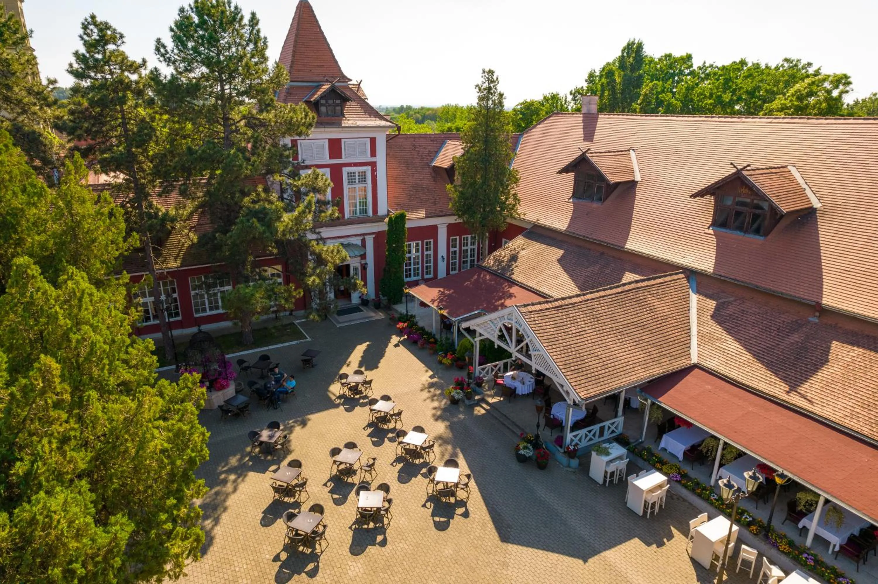 Property building in Kaštel Ečka