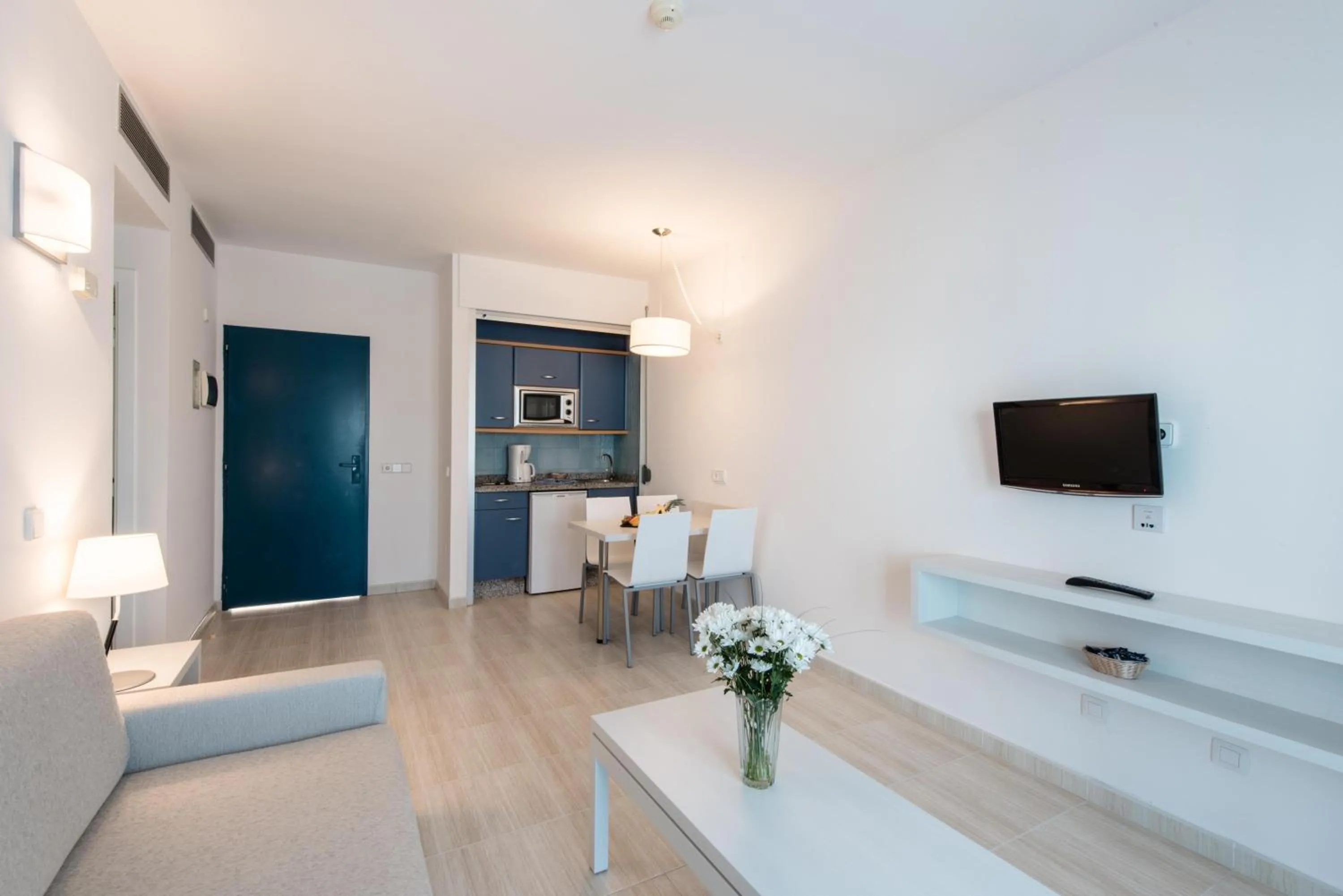 Photo of the whole room in THB Tropical Island