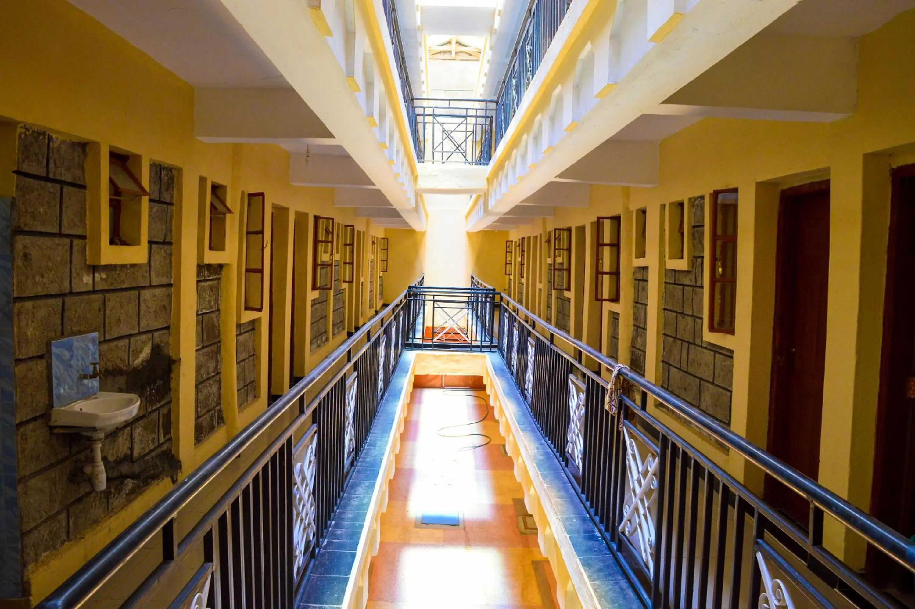 Facade/entrance in Saboti Hotel