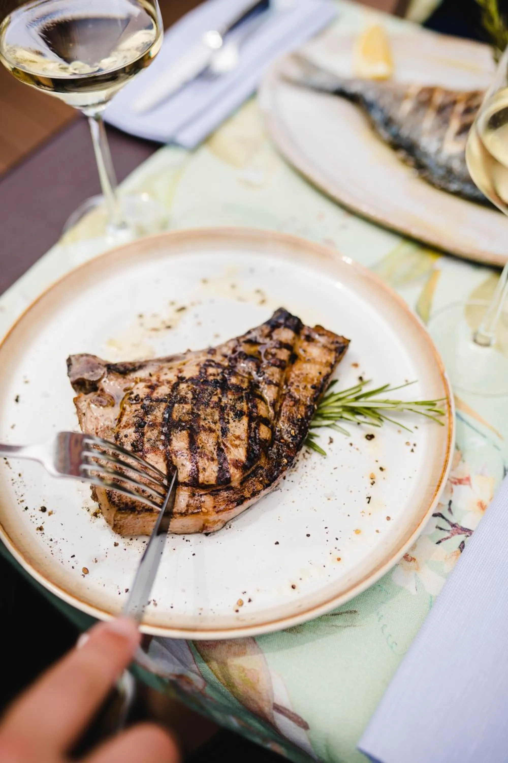 Food and drinks in Louis Hotel