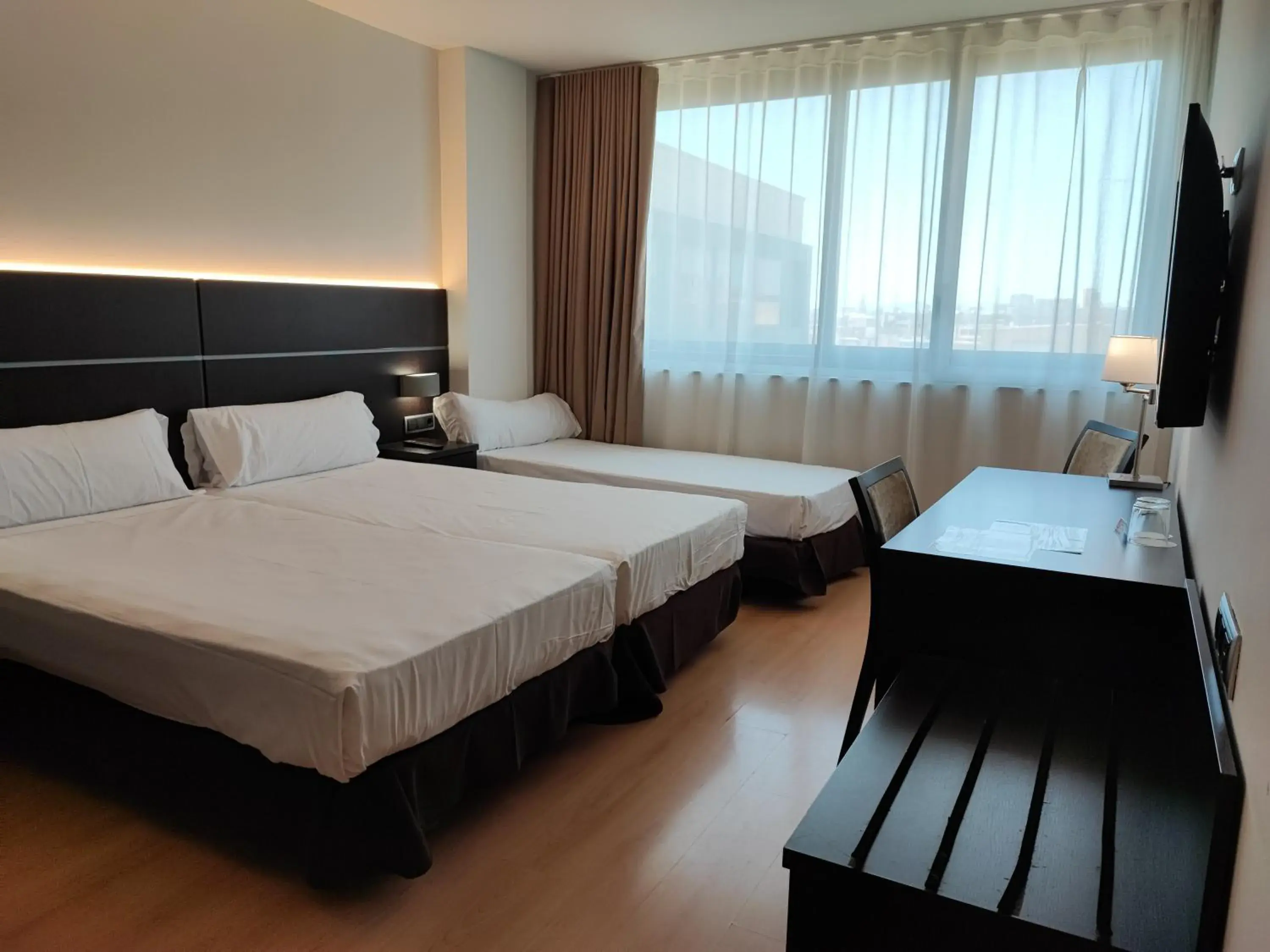 Photo of the whole room, Bed in Tarraco Park Tarragona Photo of the whole room, Bed in Tarraco Park Tarragona