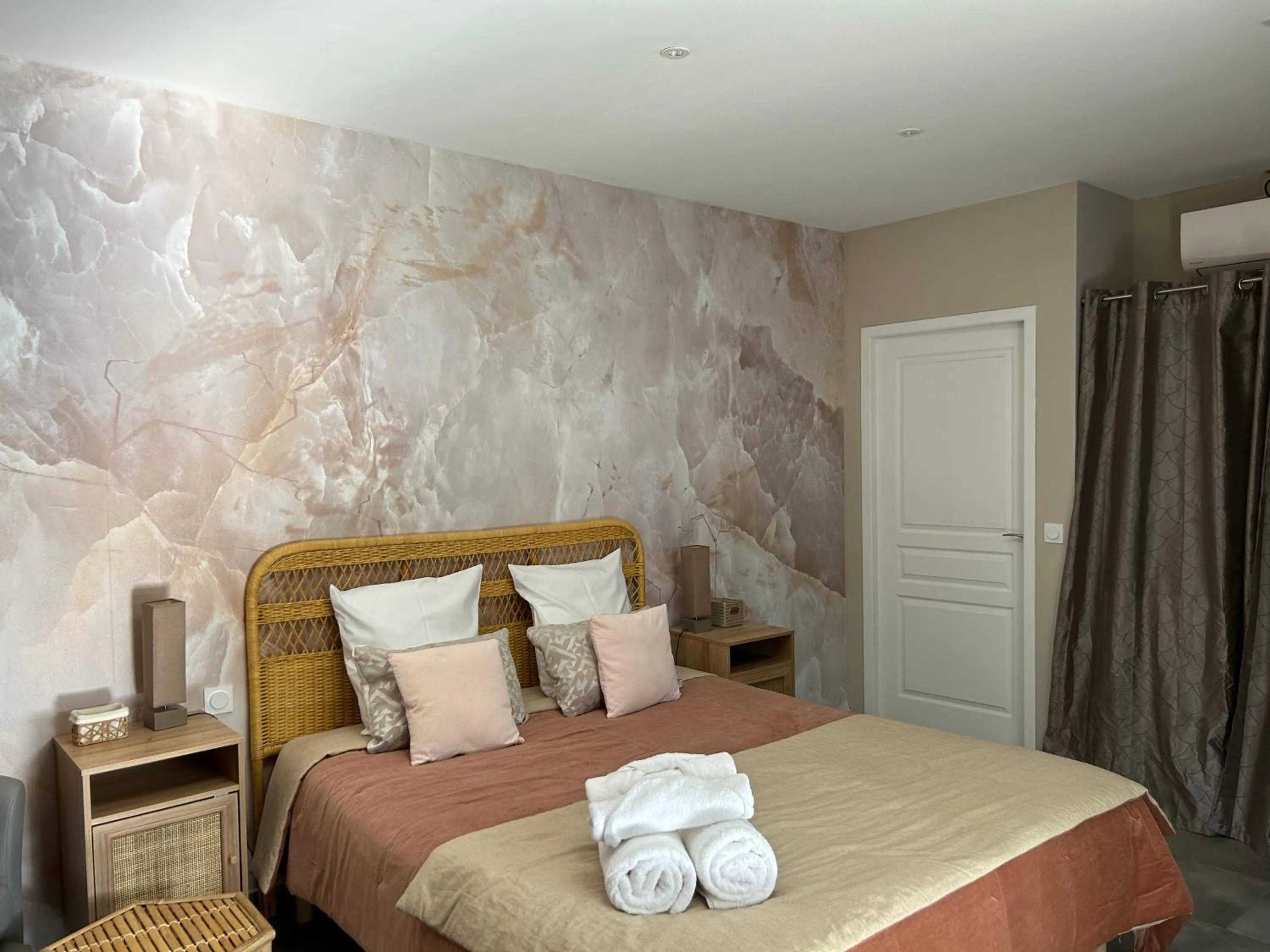 Bed in Résidence Alba