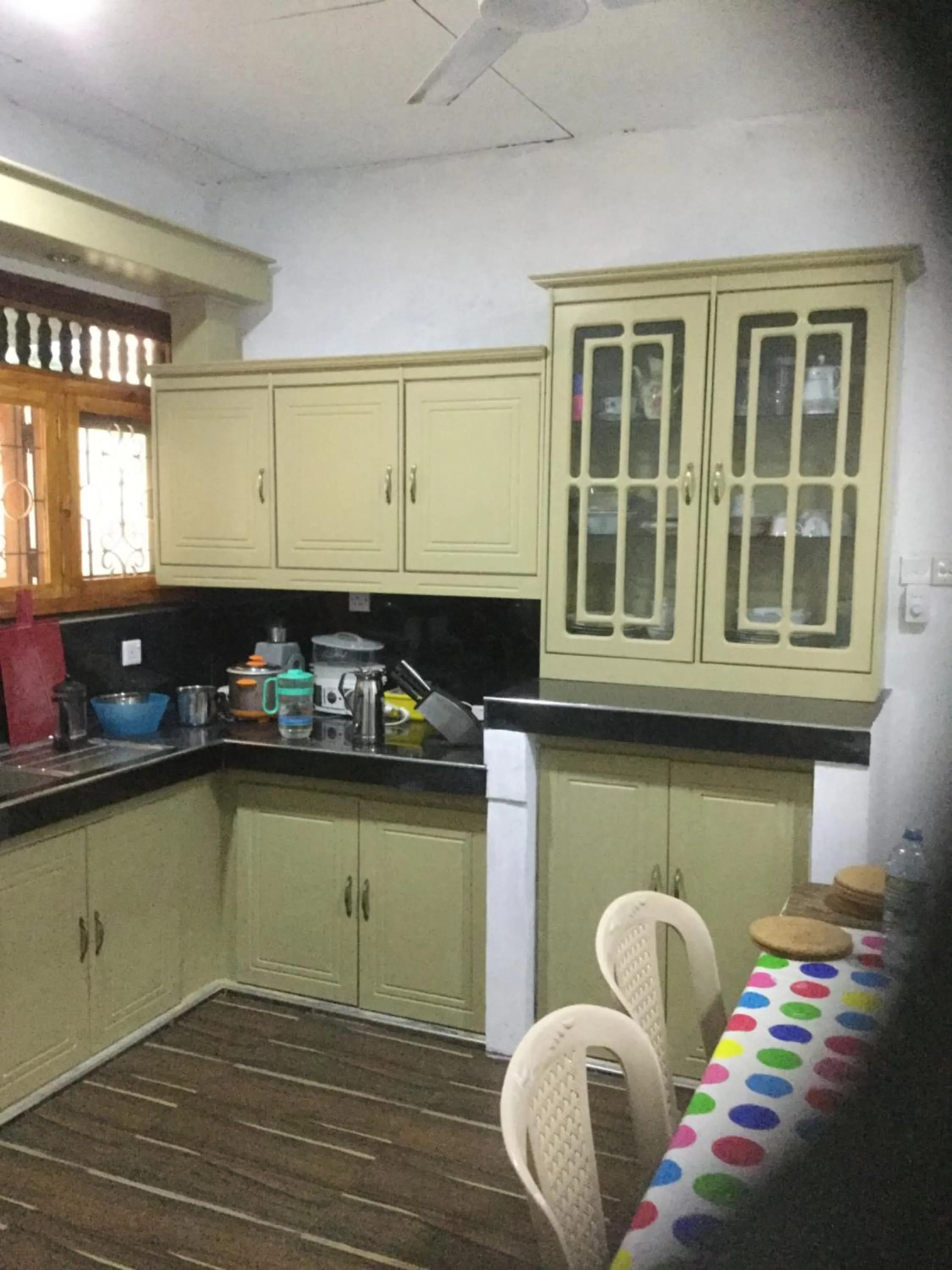 Kitchen or kitchenette in Galappathie Residence