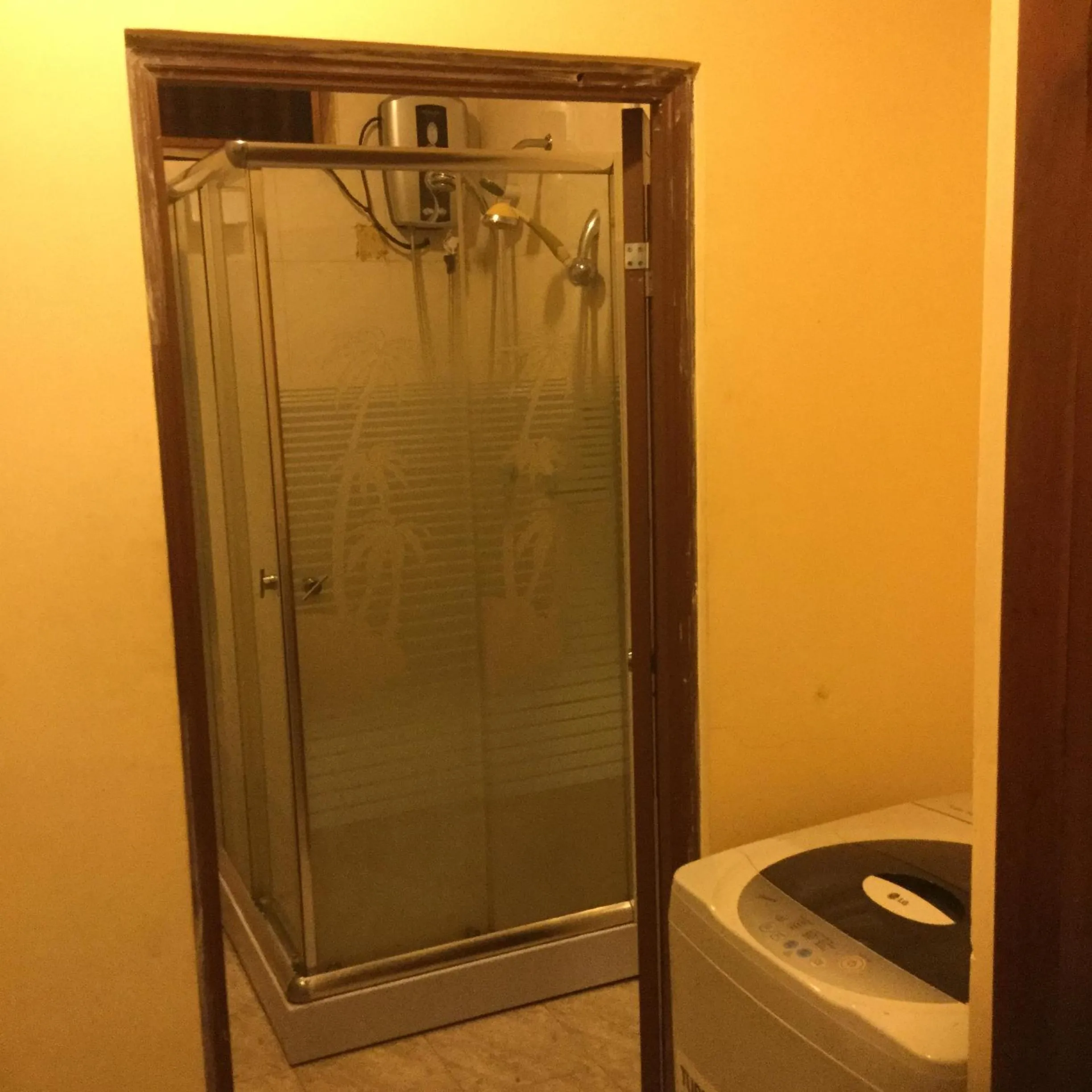 Shower in Galappathie Residence