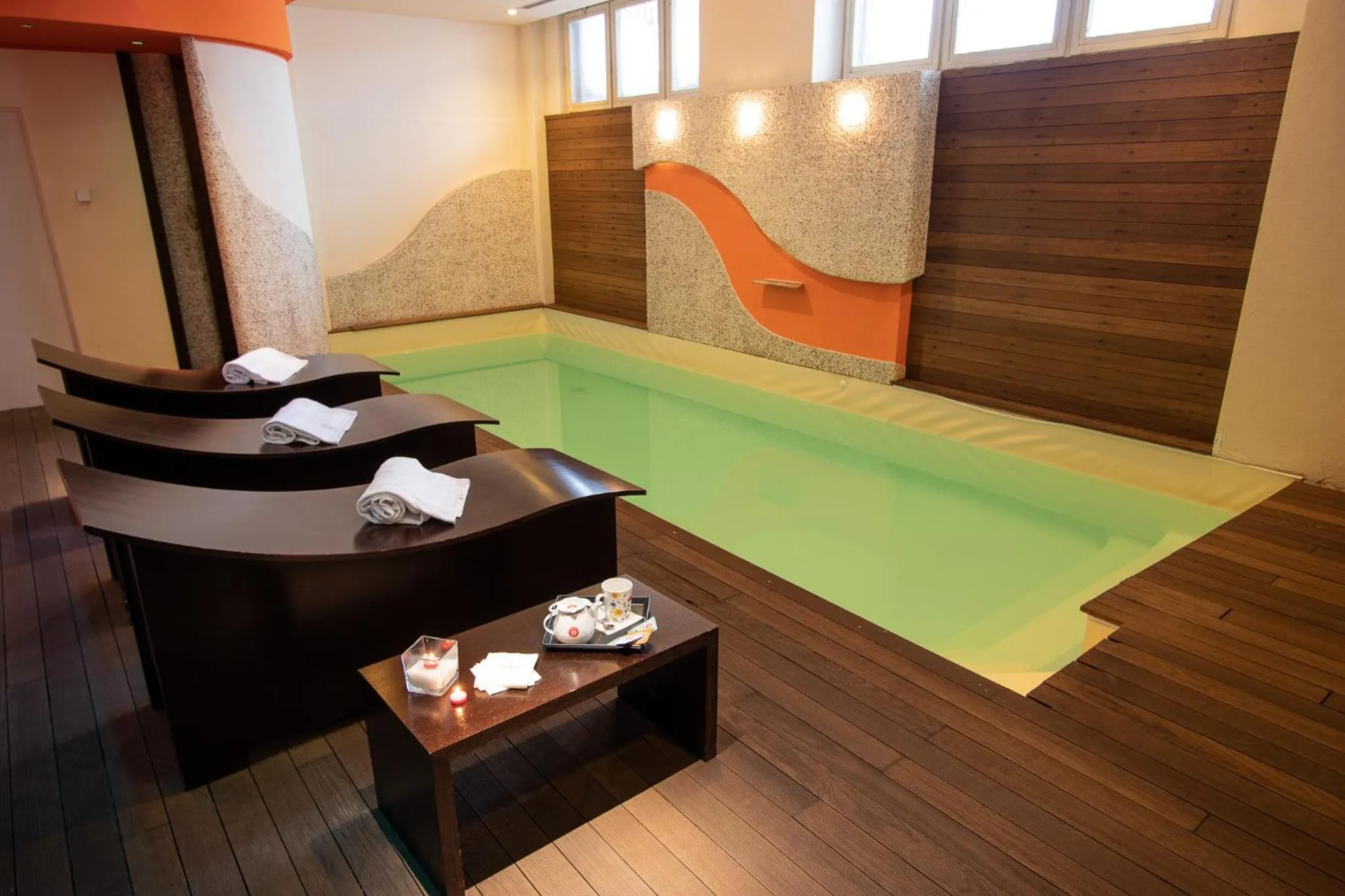 Hot Tub in Cristallo Wellness Hotel