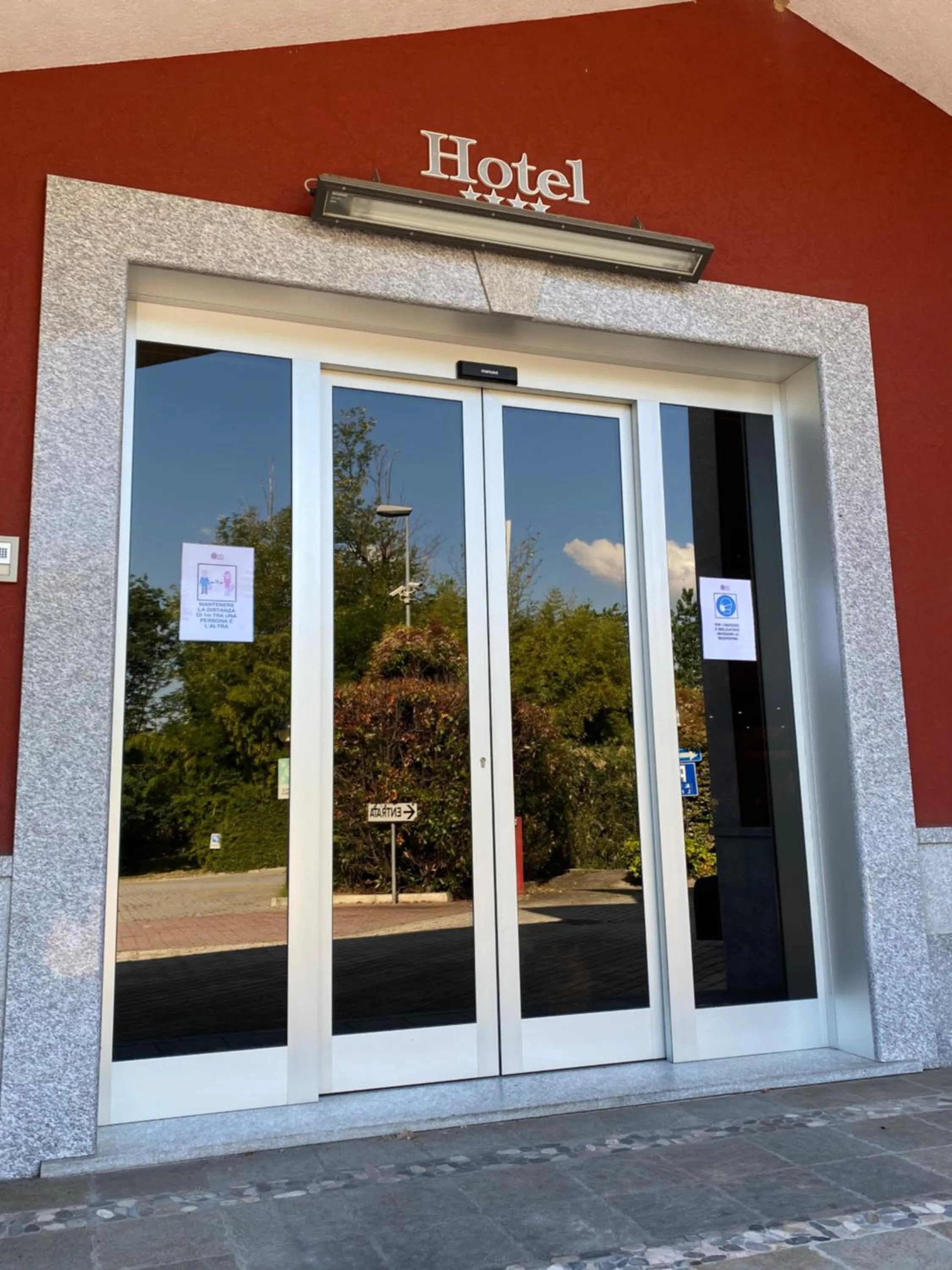 Facade/entrance in Hotel Daniel