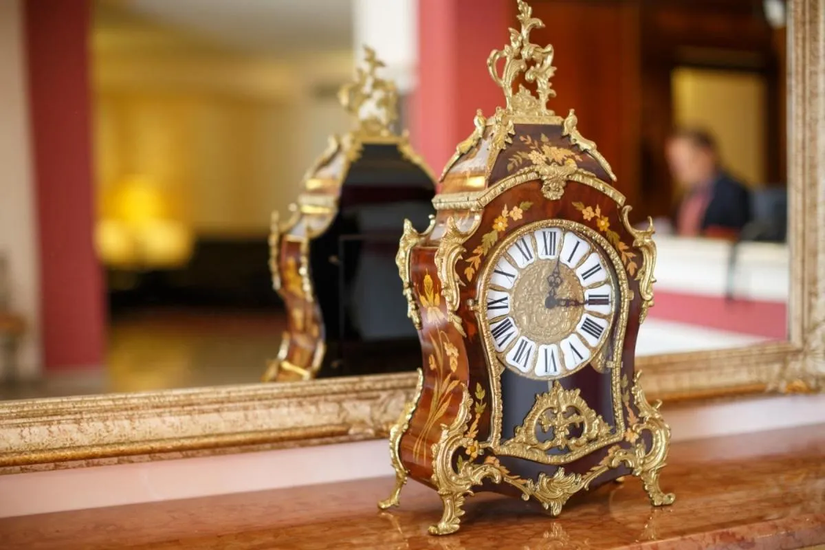 Decorative detail in Hotel Daniel